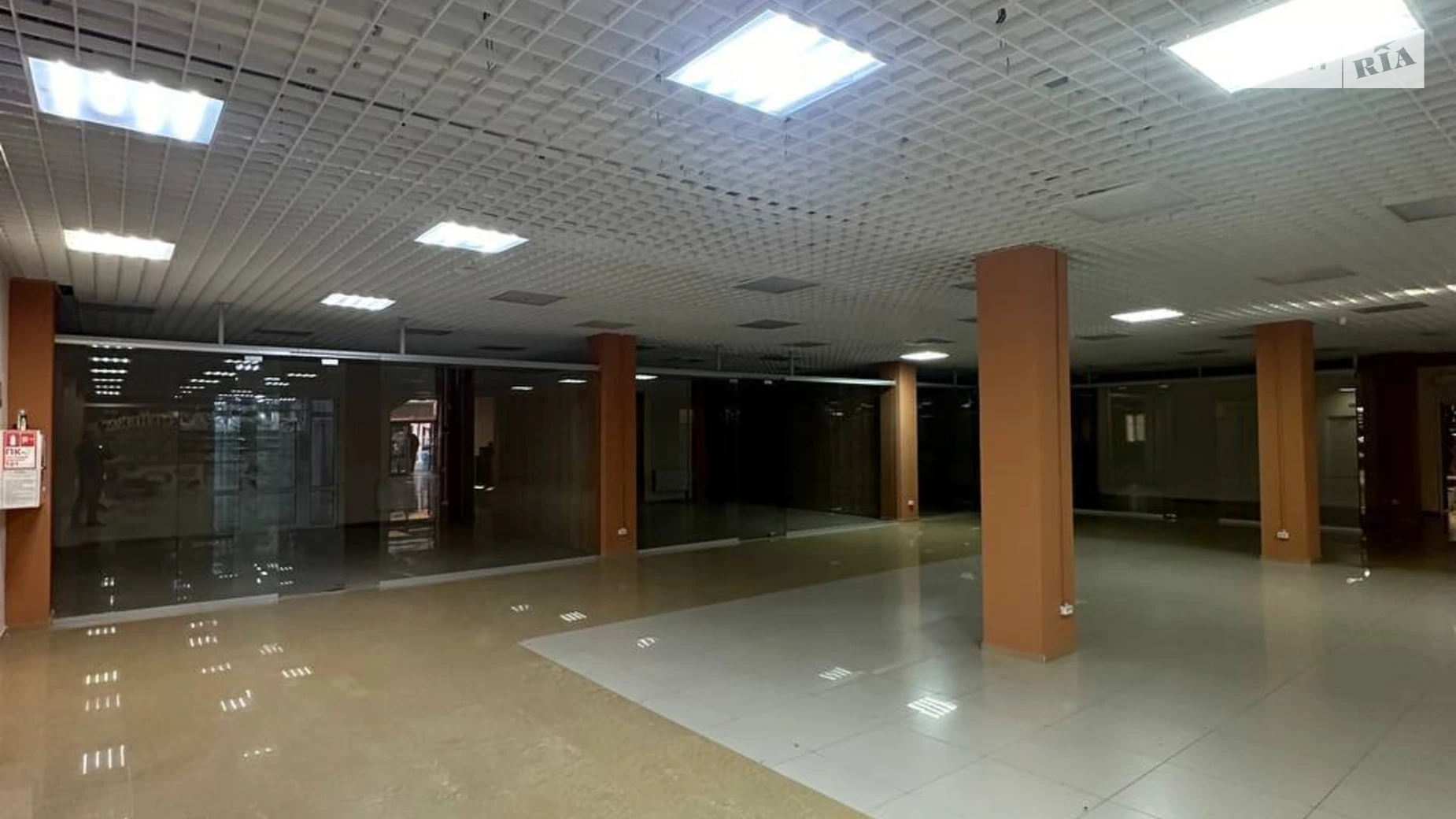 Сдается в аренду помещения свободного назначения 43.5 кв. м в 3-этажном здании, цена: 14790 грн - фото 5