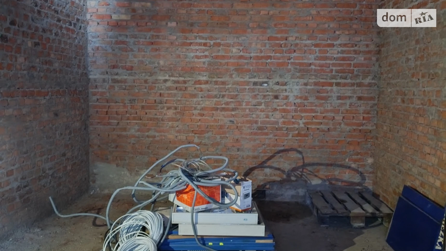 Продается отдельно стоящий гараж под бус на 63 кв. м, цена: 11000 $ - фото 2