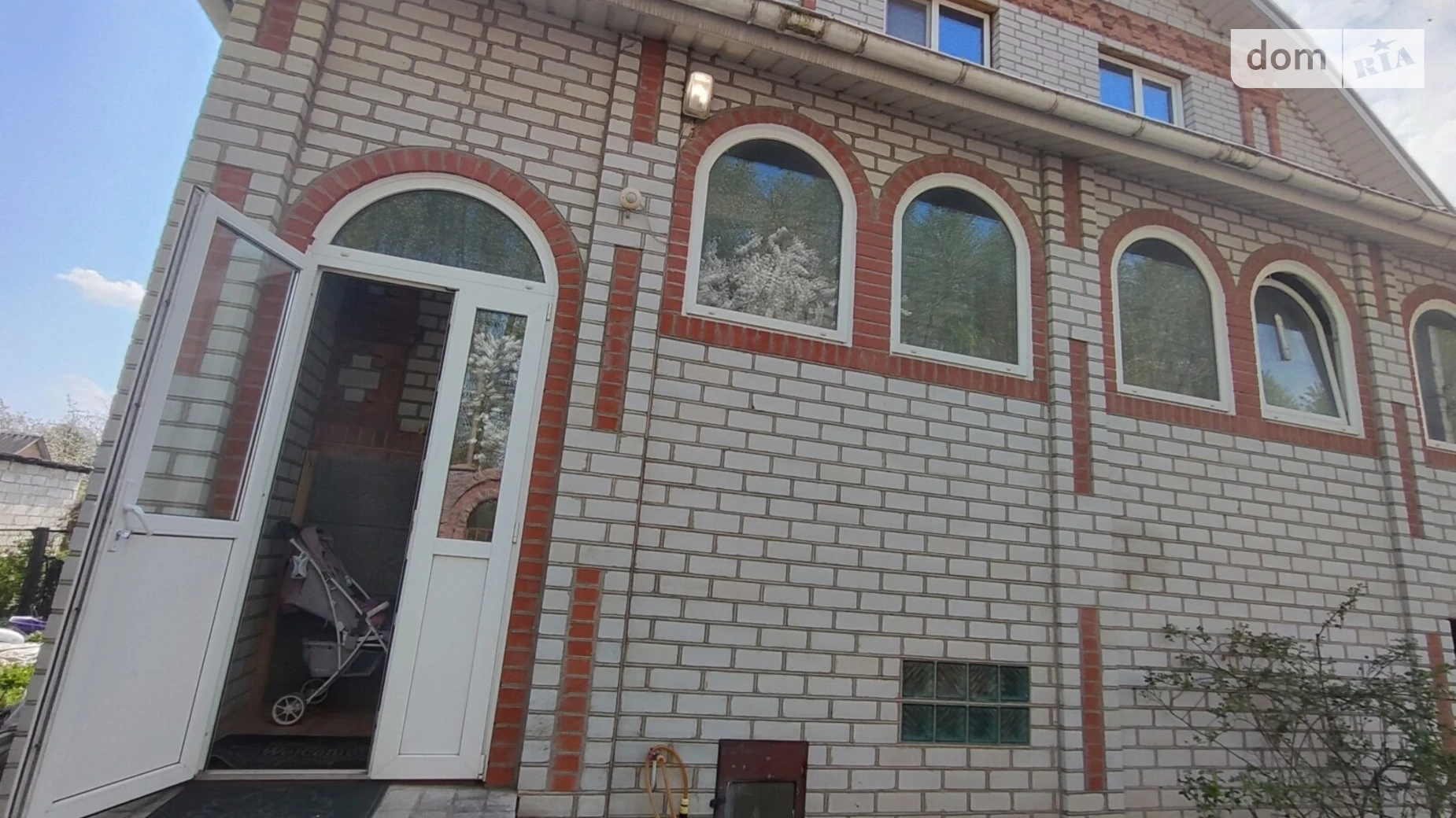 Продается дом на 2 этажа 239.4 кв. м с мебелью, цена: 90000 $ - фото 2