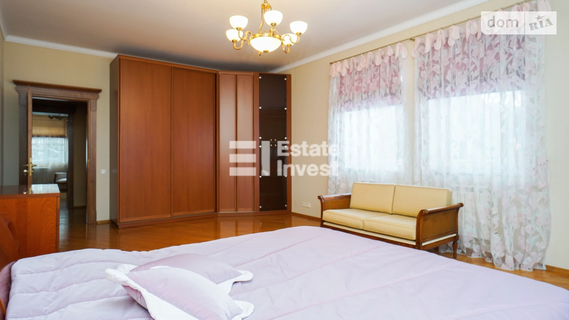 Продается дом на 3 этажа 710.9 кв. м с садом, цена: 330000 $ - фото 3