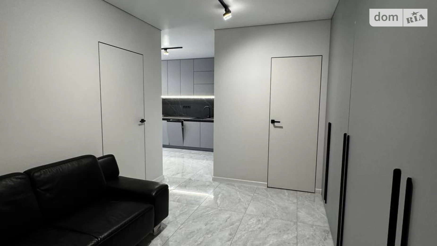 Сдается в аренду 1-комнатная квартира 40 кв. м в Ивано-Франковске, ул. Юліана Пелеша(Крайковского) - фото 4