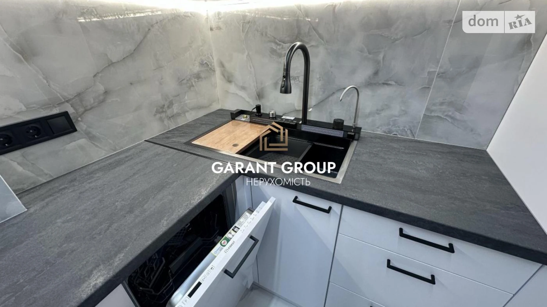 Продається 2-кімнатна квартира 67 кв. м у Одесі, Фонтанська дор. - фото 2