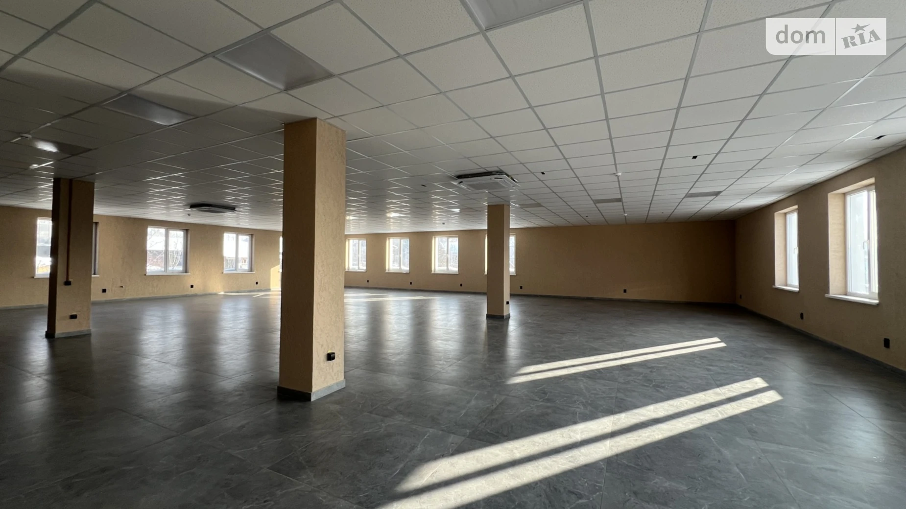 Здається в оренду приміщення вільного призначення 315 кв. м в 3-поверховій будівлі, цена: 56700 грн - фото 2