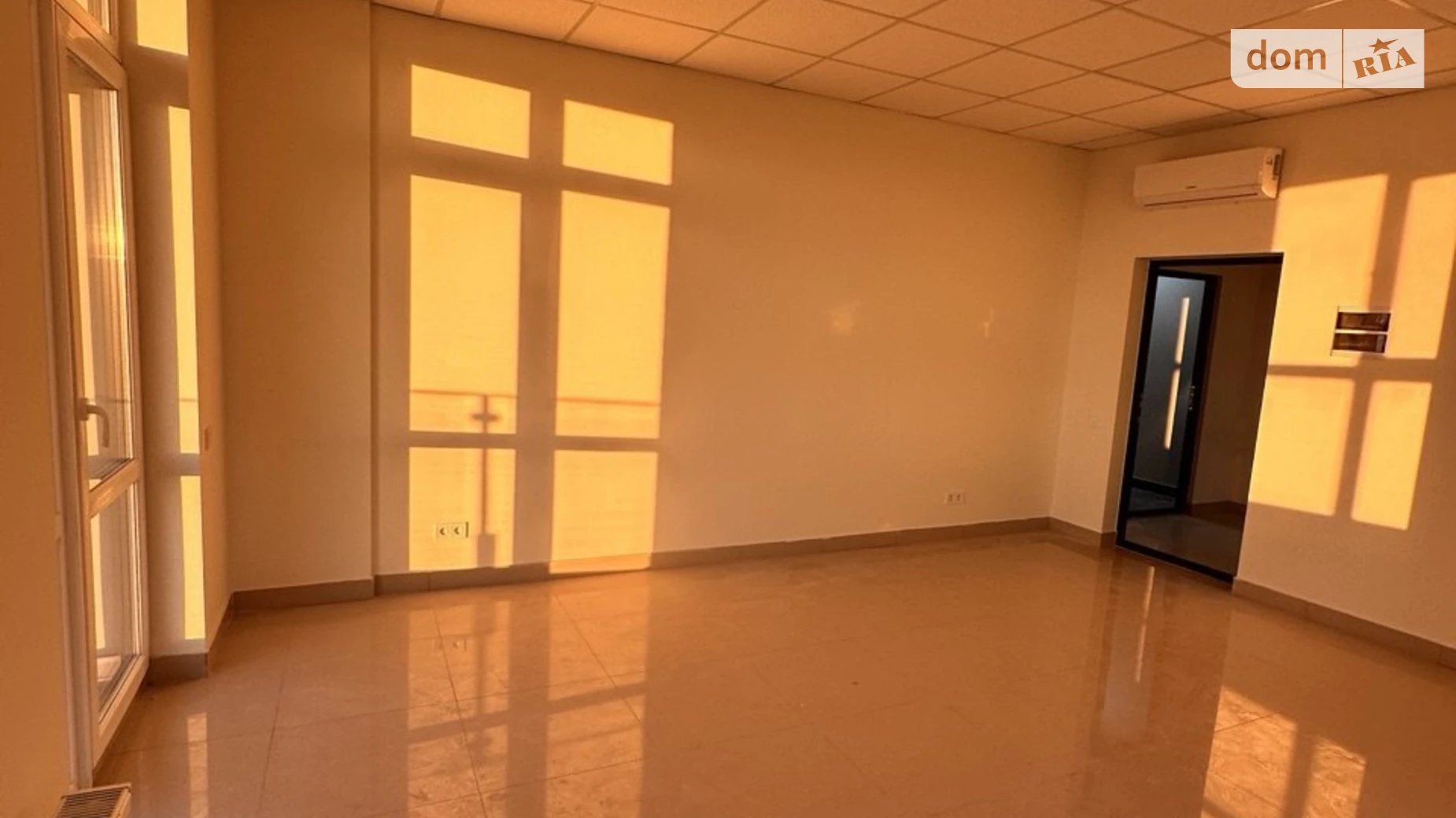 Сдается в аренду офис 40 кв. м в бизнес-центре, цена: 320 $ - фото 3