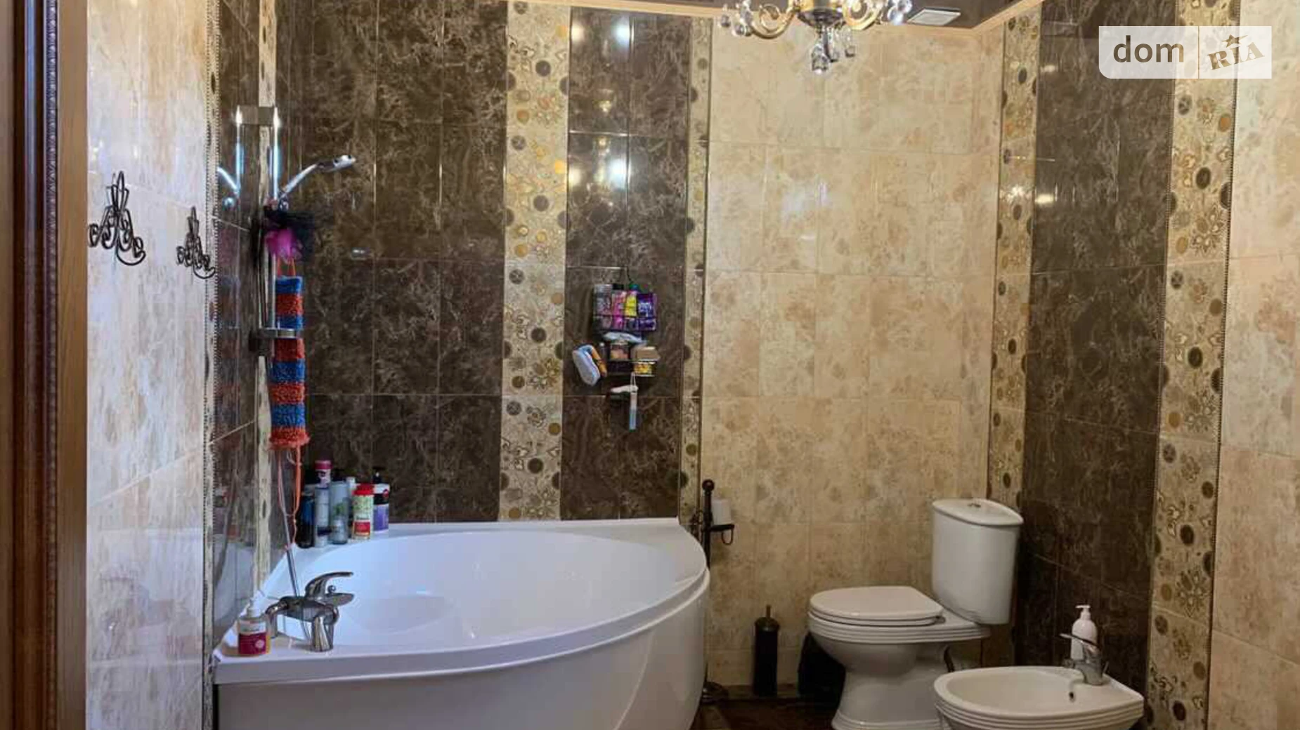 Продается дом на 2 этажа 228.3 кв. м с садом, цена: 150000 $ - фото 3