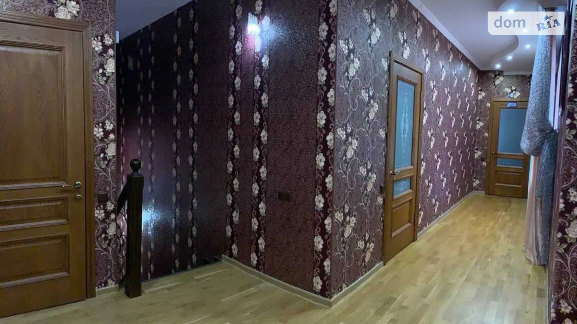 Продается дом на 2 этажа 228.3 кв. м с садом, цена: 150000 $ - фото 5