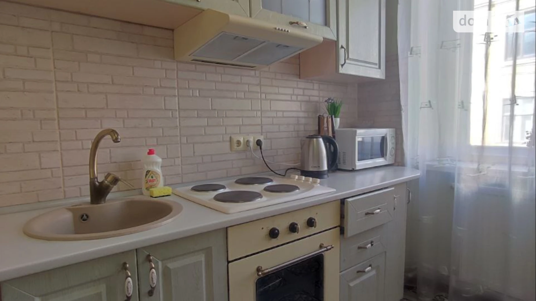 Продается 2-комнатная квартира 60 кв. м в Львове, ул. Словацкого, 3 - фото 3