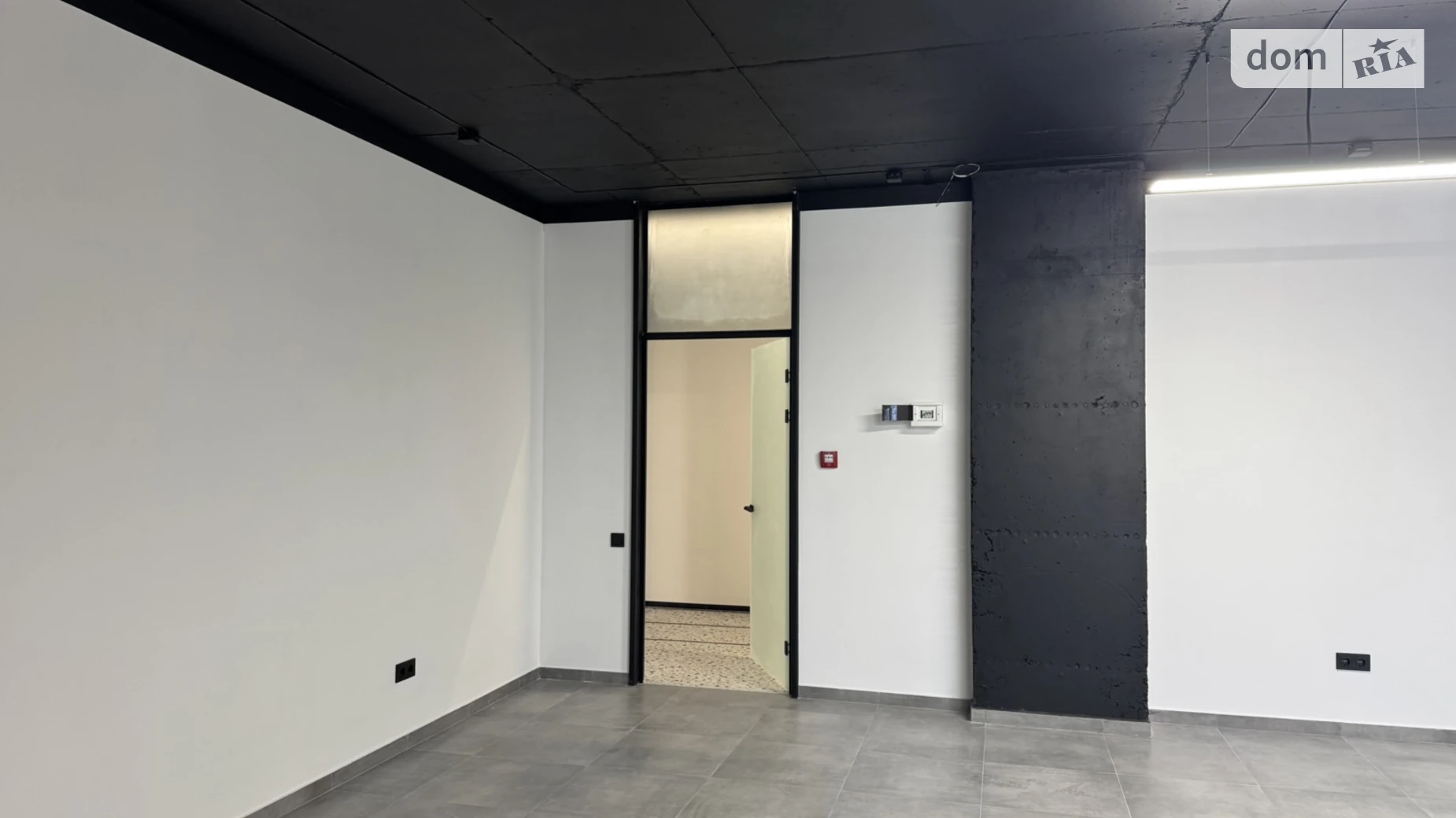 Сдается в аренду офис 76.1 кв. м в бизнес-центре, цена: 26635 грн - фото 5