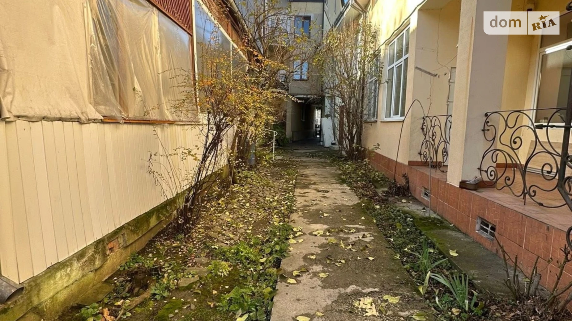 Продається 2-кімнатна квартира 72.1 кв. м у Ужгороді, вул. Берчені - фото 2