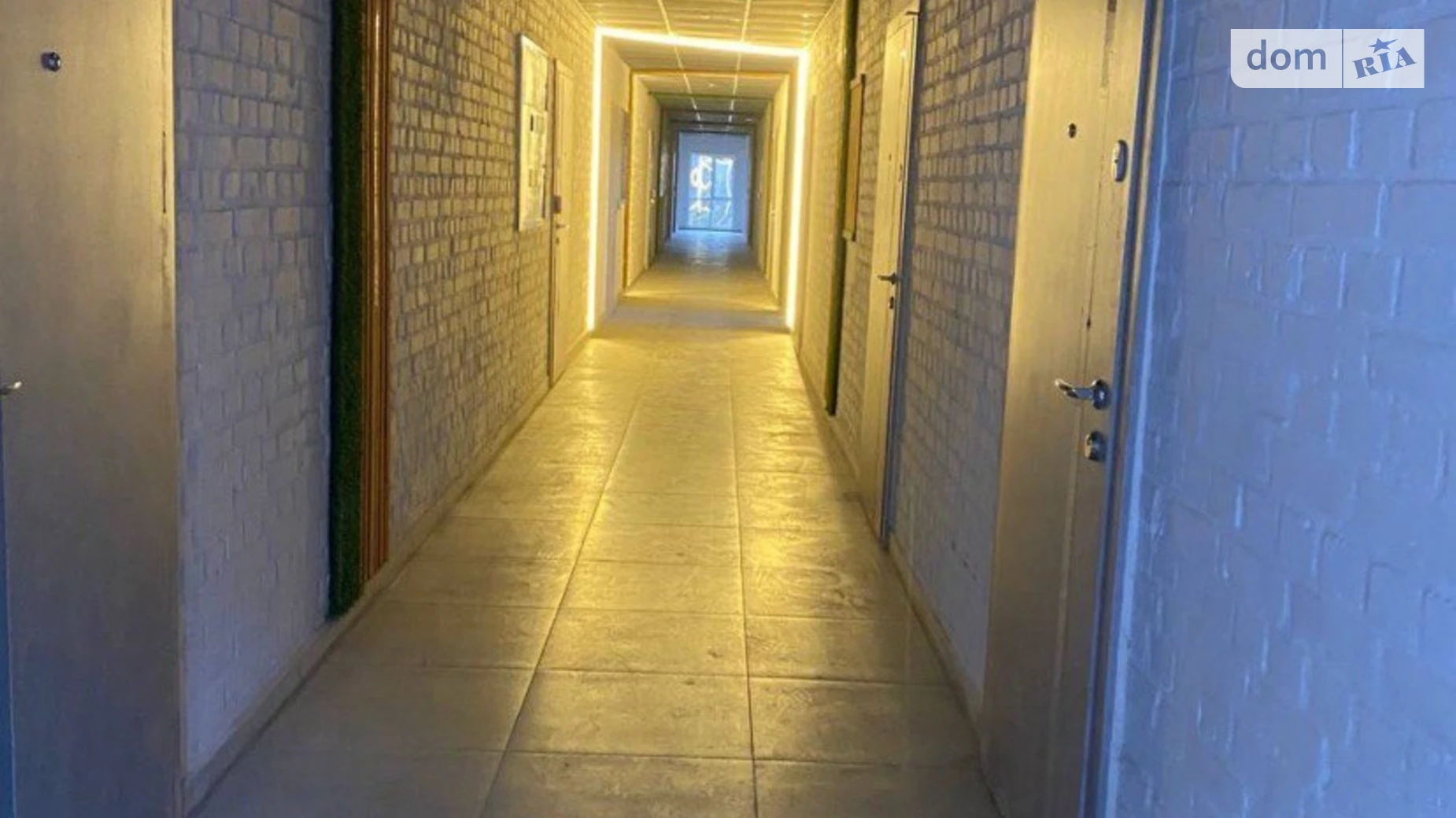 Продается 1-комнатная квартира 29.6 кв. м в Гостомеле, ул. Молодежная, 11Б - фото 3