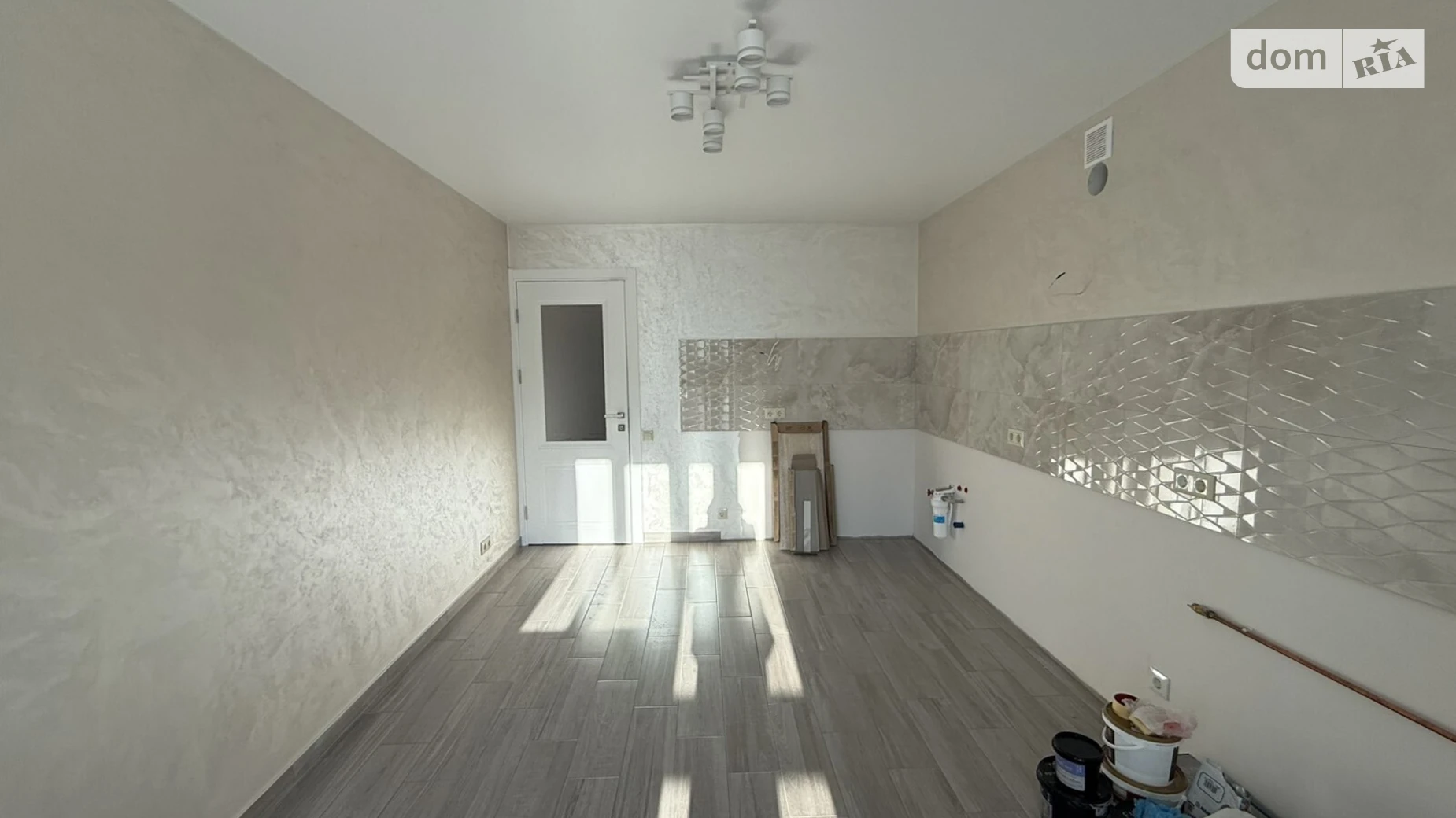 1-комнатная квартира 48 кв. м в Тернополе, ул. Черновецкая, 71 - фото 4