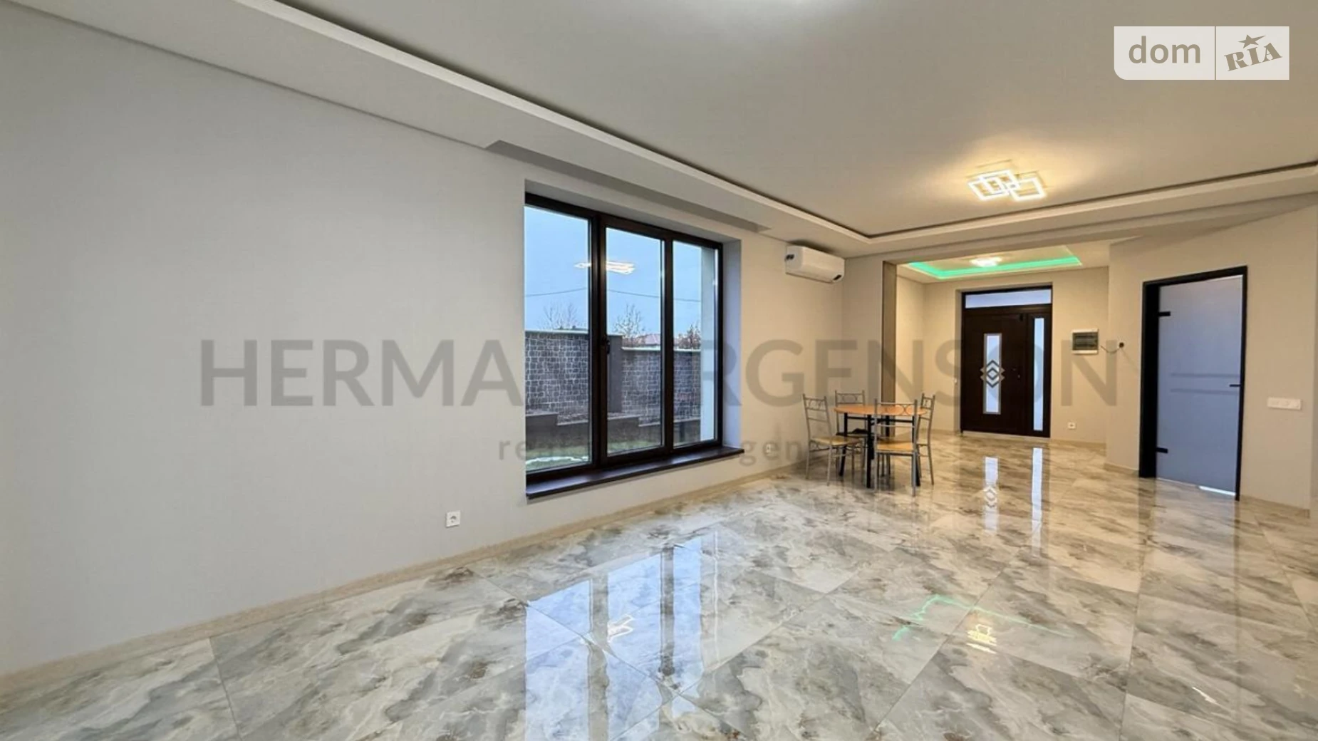 Продается дом на 2 этажа 218 кв. м с балконом, цена: 350000 € - фото 3