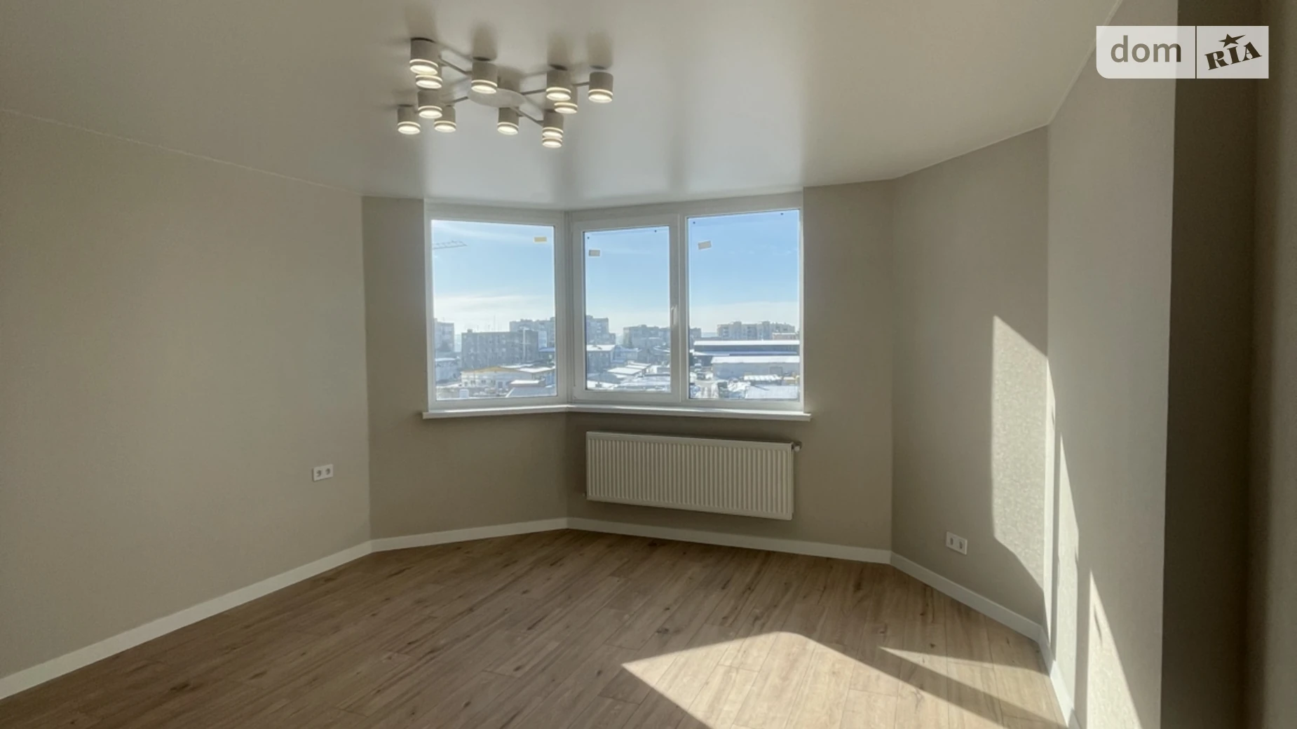 Продается 2-комнатная квартира 61 кв. м в, цена: 69800 $ - фото 2