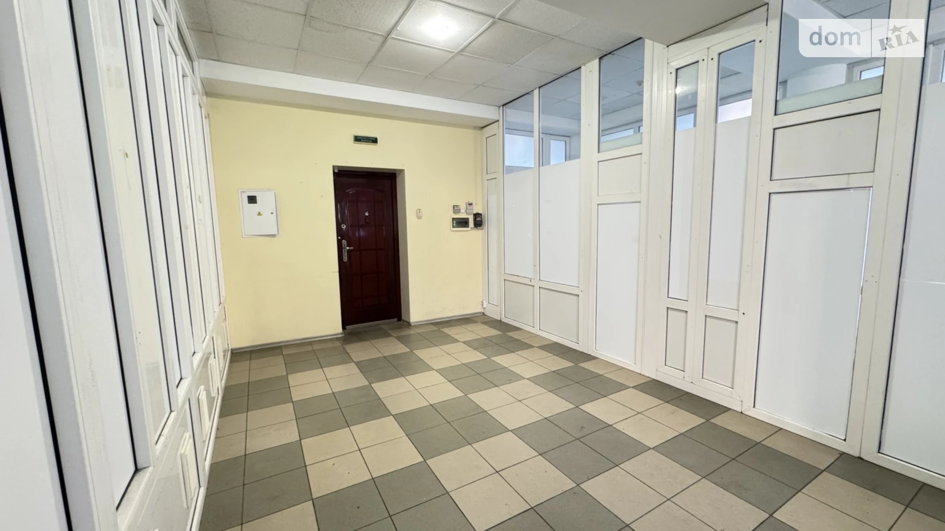 Сдается в аренду офис 16.5 кв. м в бизнес-центре, цена: 5000 грн - фото 2