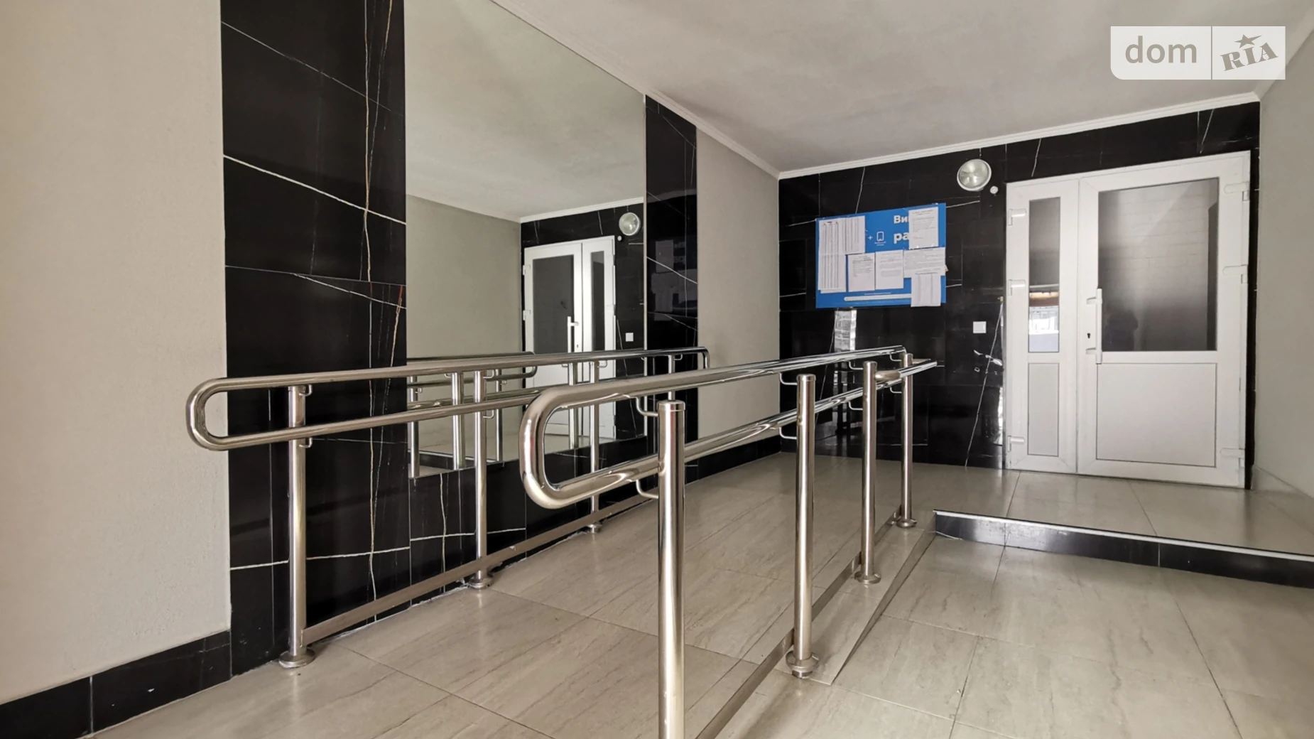 Продается 1-комнатная квартира 40 кв. м в Чернигове, ул. Независимости, 21 - фото 3