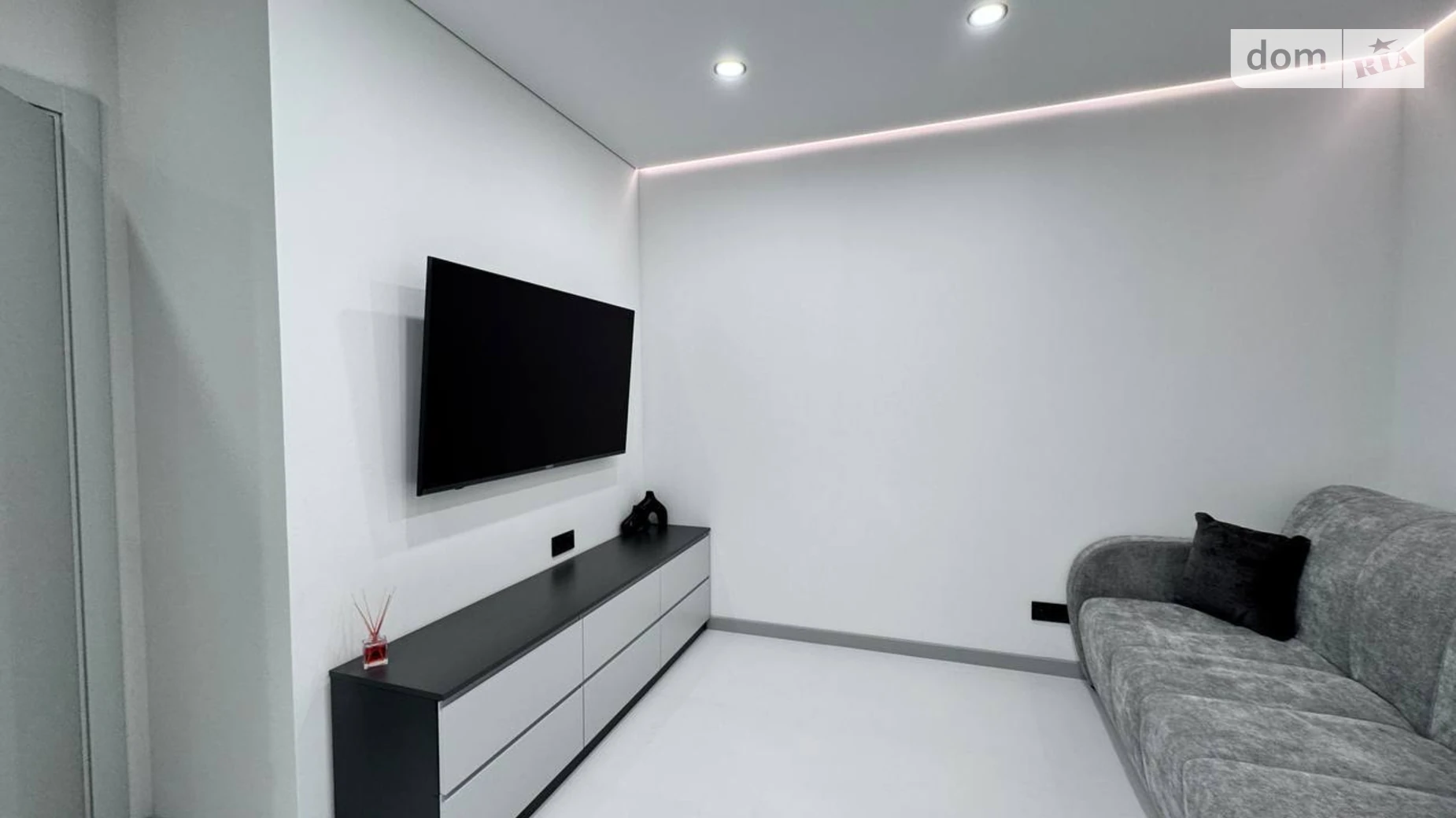 Сдается в аренду 1-комнатная квартира 44 кв. м в Ивано-Франковске, ул. Юліана Пелеша(Крайковского) - фото 3