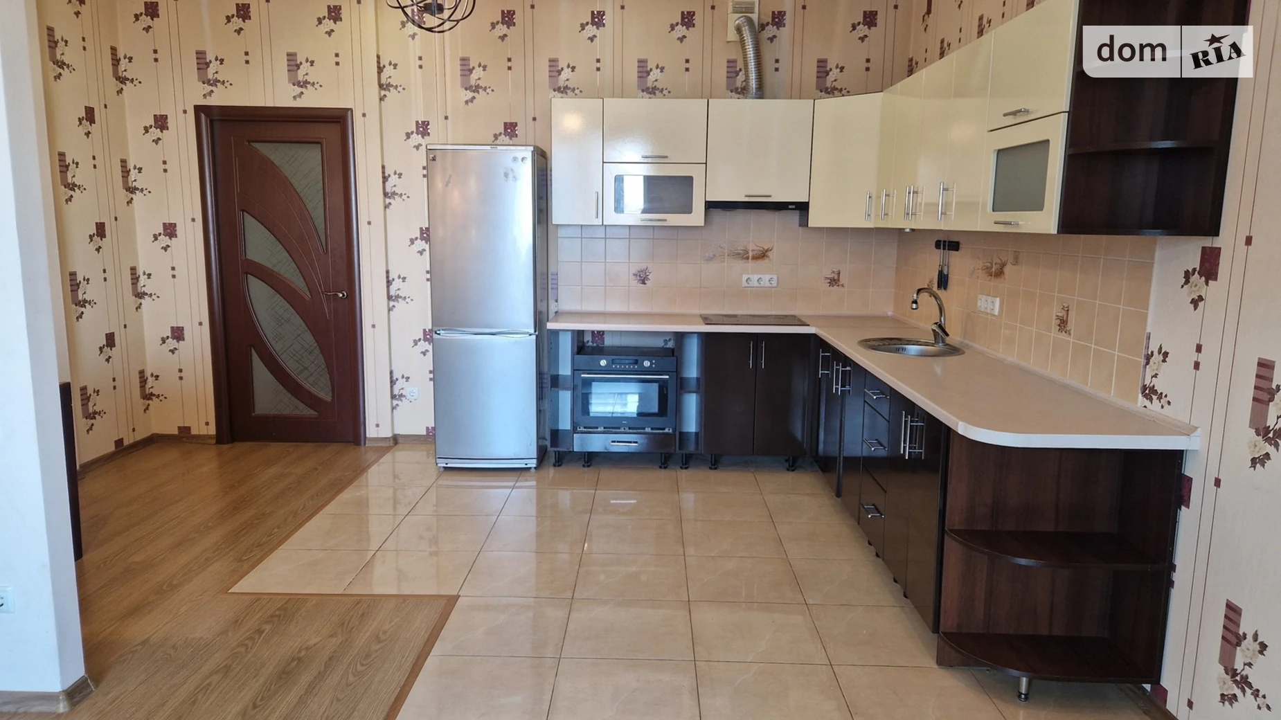 Продается 1-комнатная квартира 69.9 кв. м в Черноморске, цена: 77000 $ - фото 3