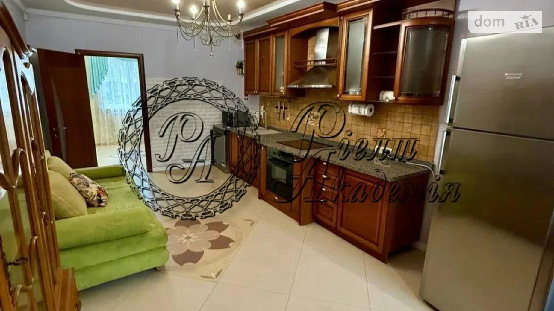 Сдается в аренду дом на 3 этажа 250 кв. м с балконом, цена: 1800 $ - фото 3