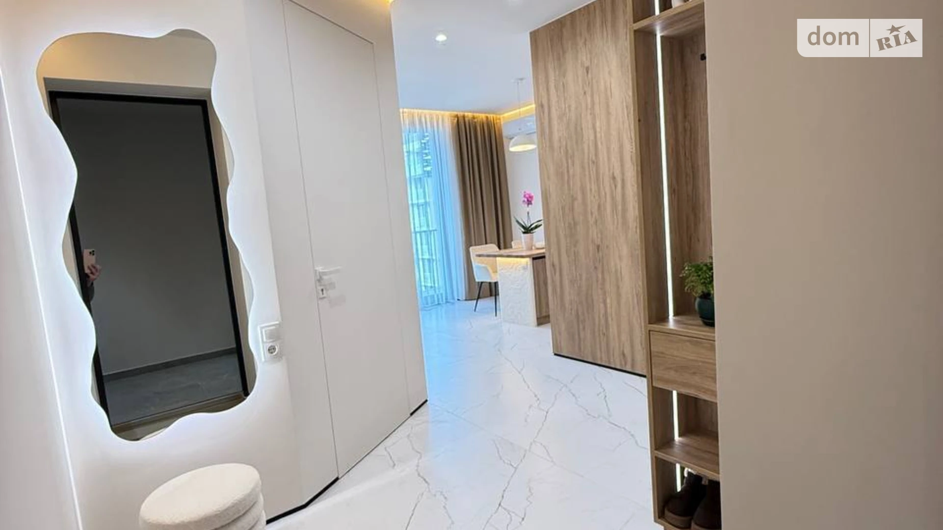 Продается 1-комнатная квартира 44 кв. м в Ужгороде, цена: 128000 $ - фото 2