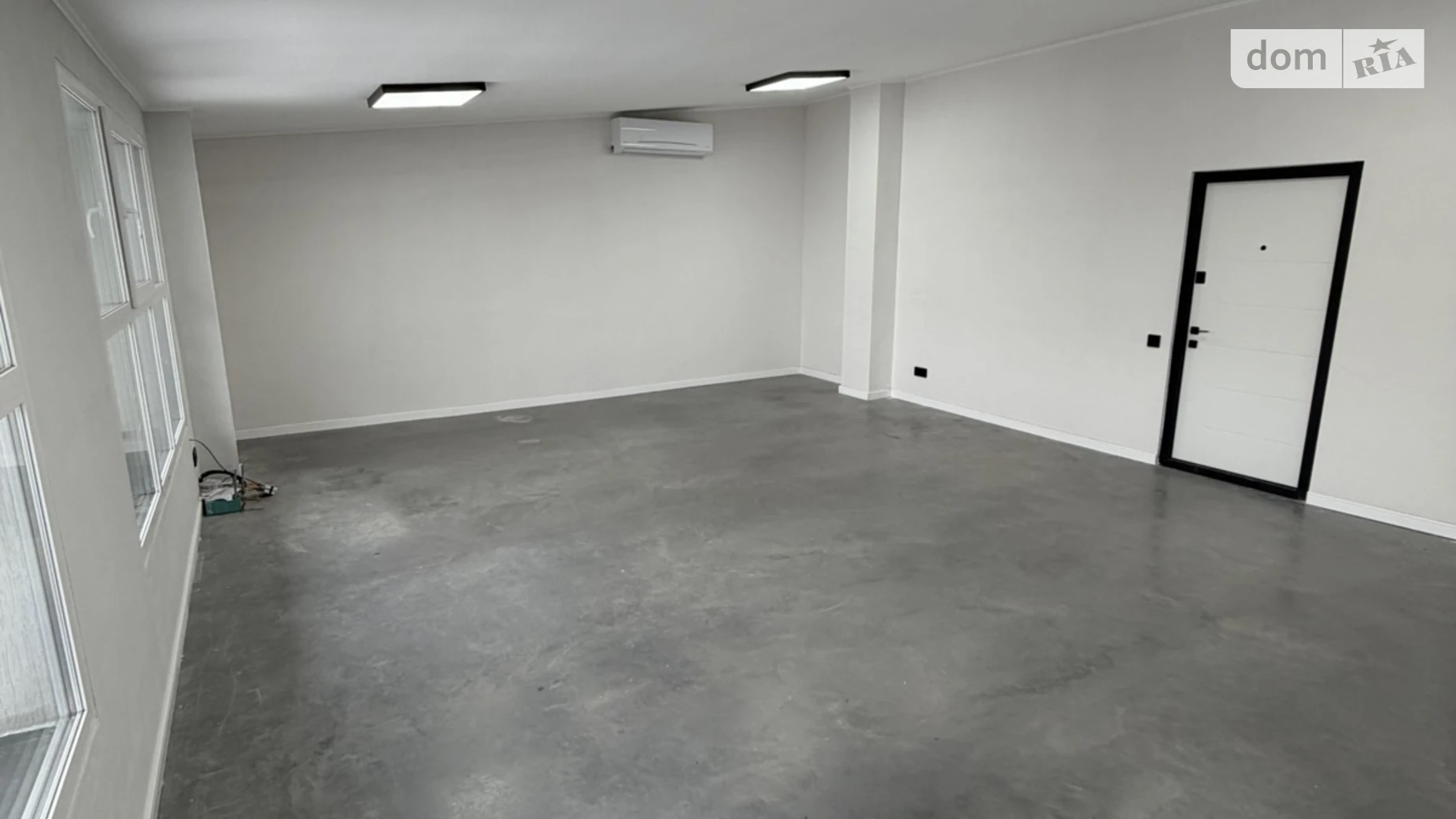 Сдается в аренду офис 46 кв. м в бизнес-центре, цена: 12420 грн - фото 2