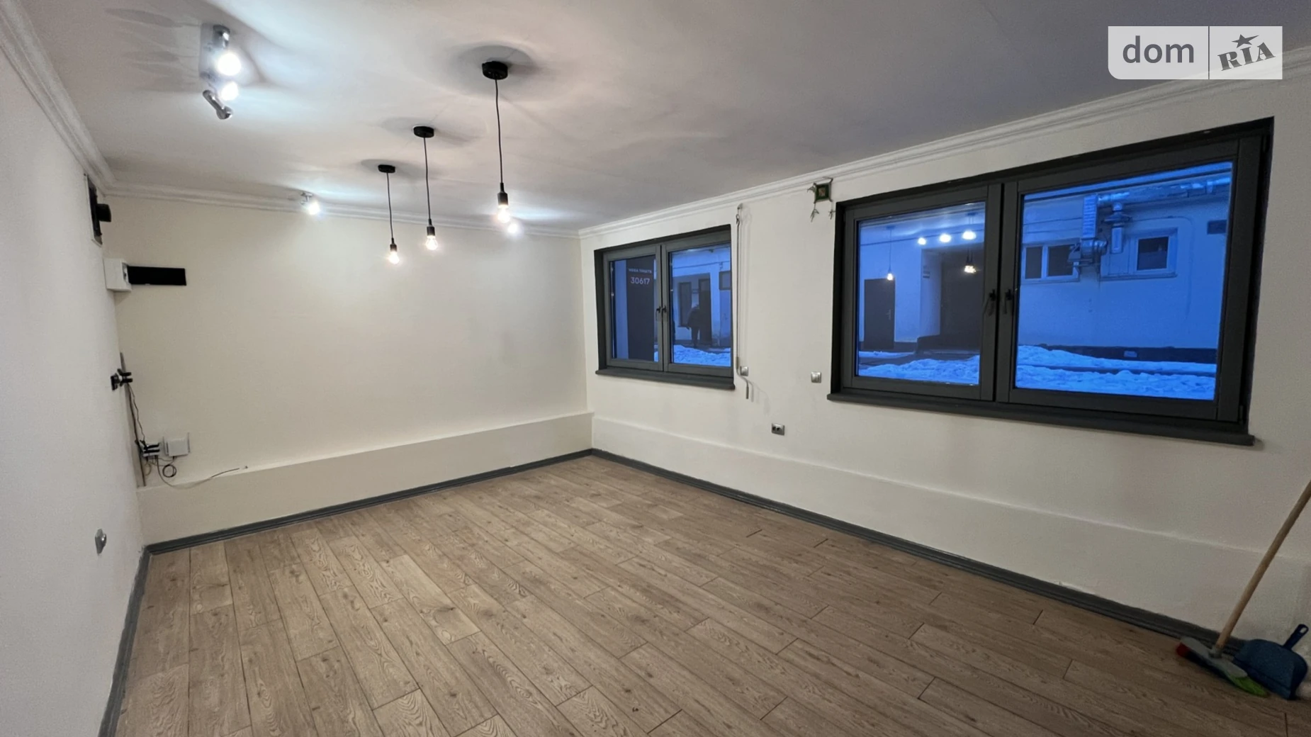 Сдается в аренду офис 28 кв. м в бизнес-центре, цена: 11000 грн - фото 2