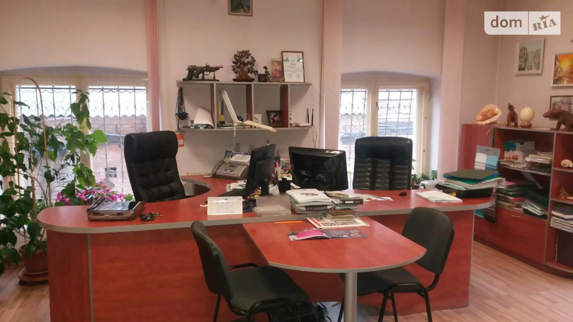 Продається об'єкт сфери послуг 1500 кв. м в 3-поверховій будівлі, цена: 360000 € - фото 2