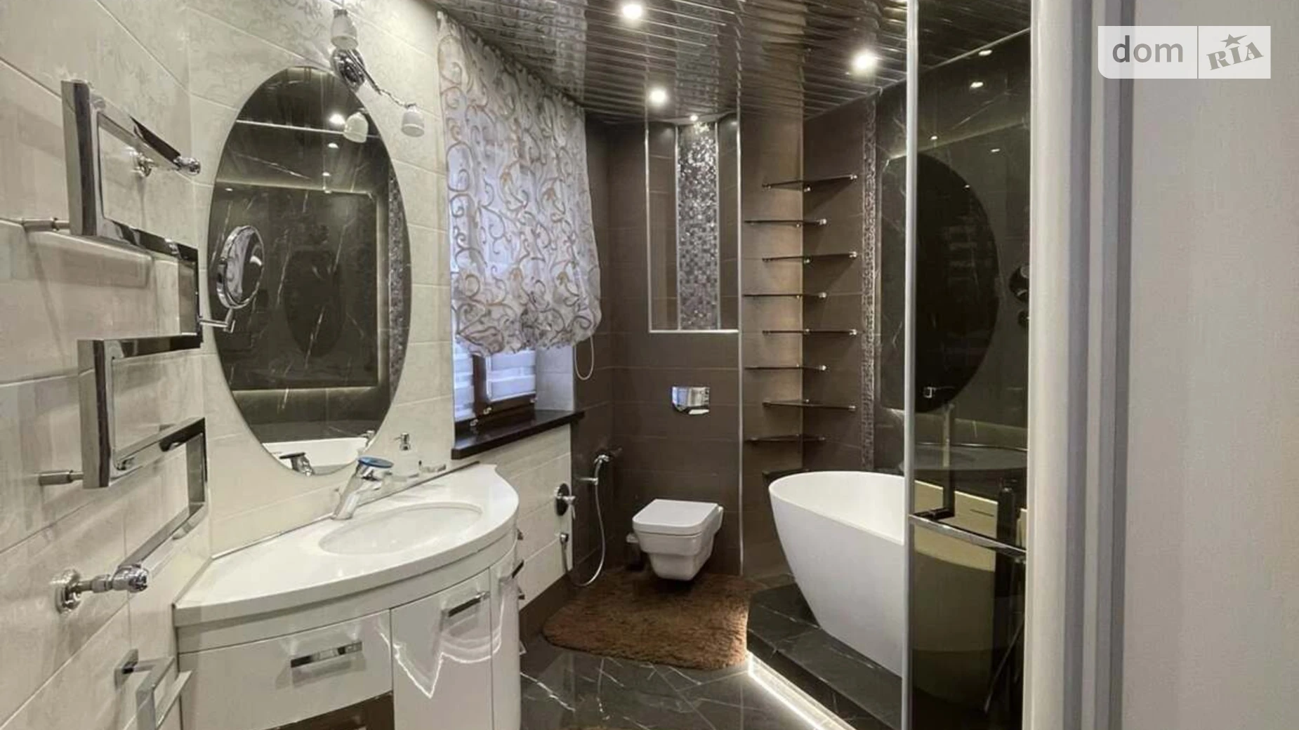 Продается дом на 3 этажа 420 кв. м с балконом, цена: 3900 $ - фото 3