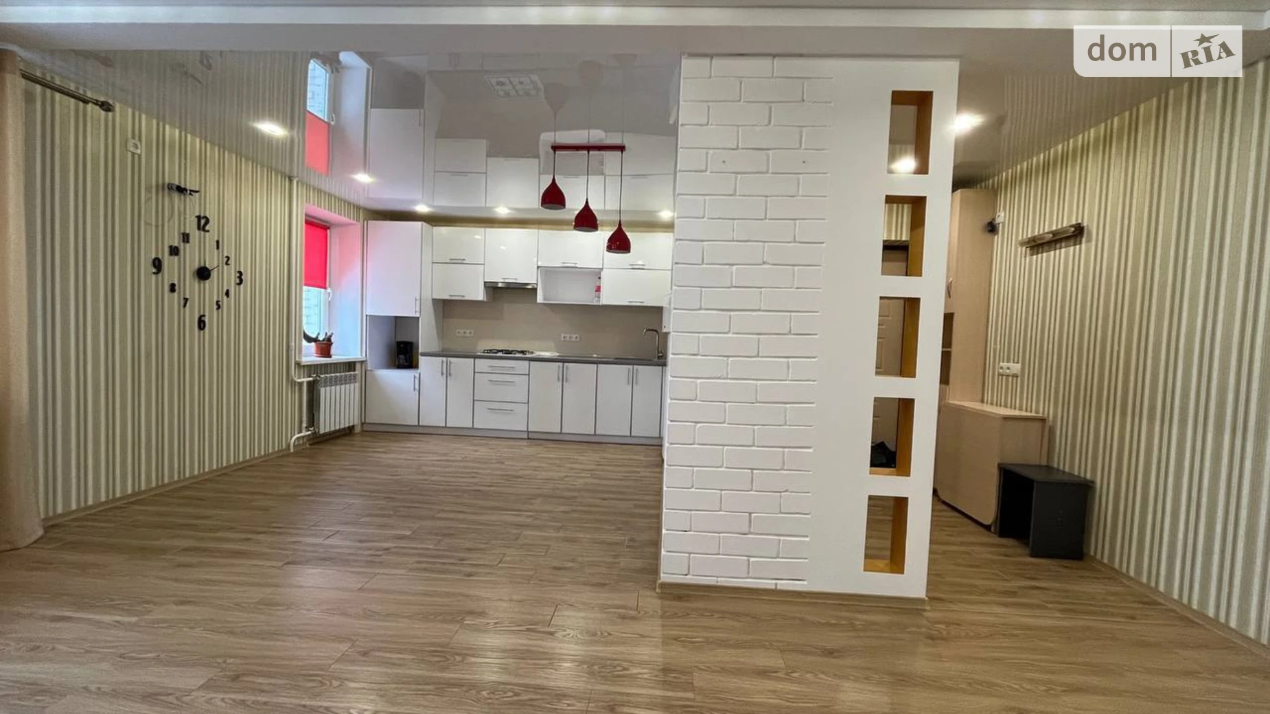 Продается 2-комнатная квартира 69.4 кв. м в Чернигове, ул. Летная - фото 2