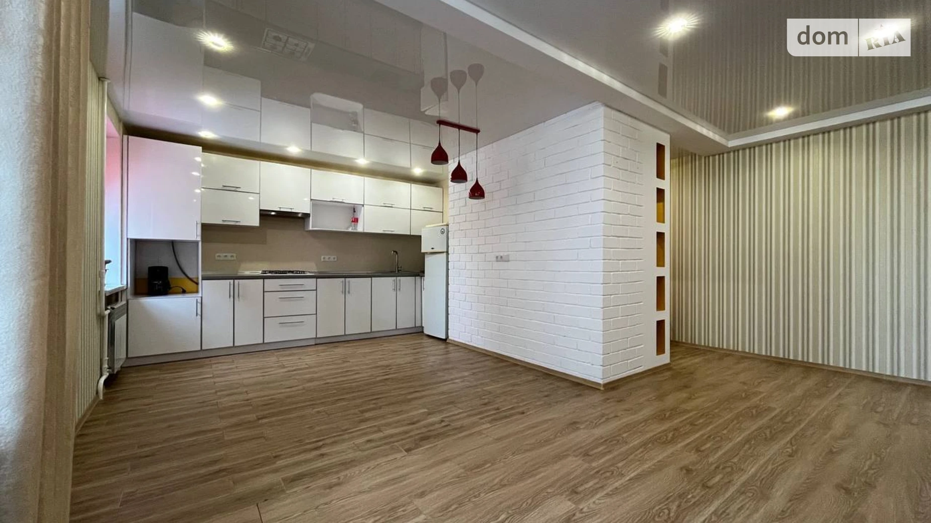 Продается 2-комнатная квартира 69.4 кв. м в Чернигове, ул. Летная - фото 3