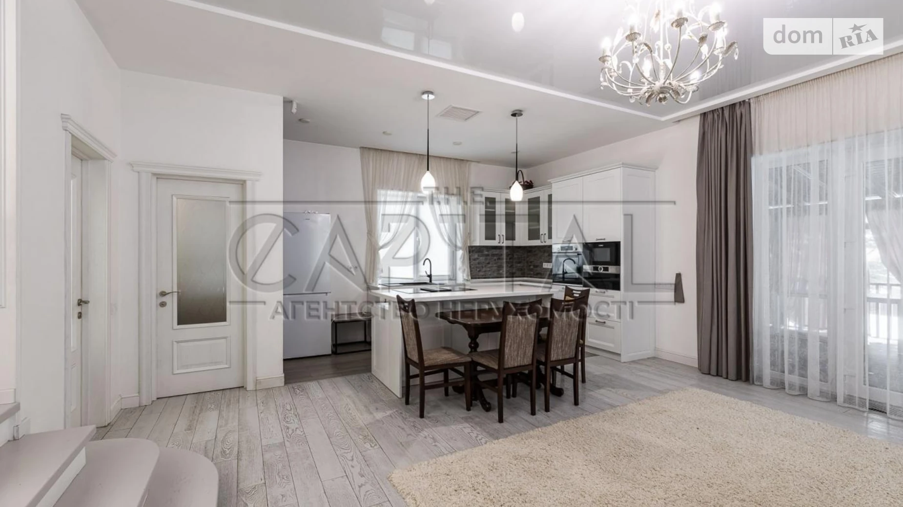 Сдается в аренду дом на 2 этажа 220 кв. м с камином, цена: 2200 € - фото 4