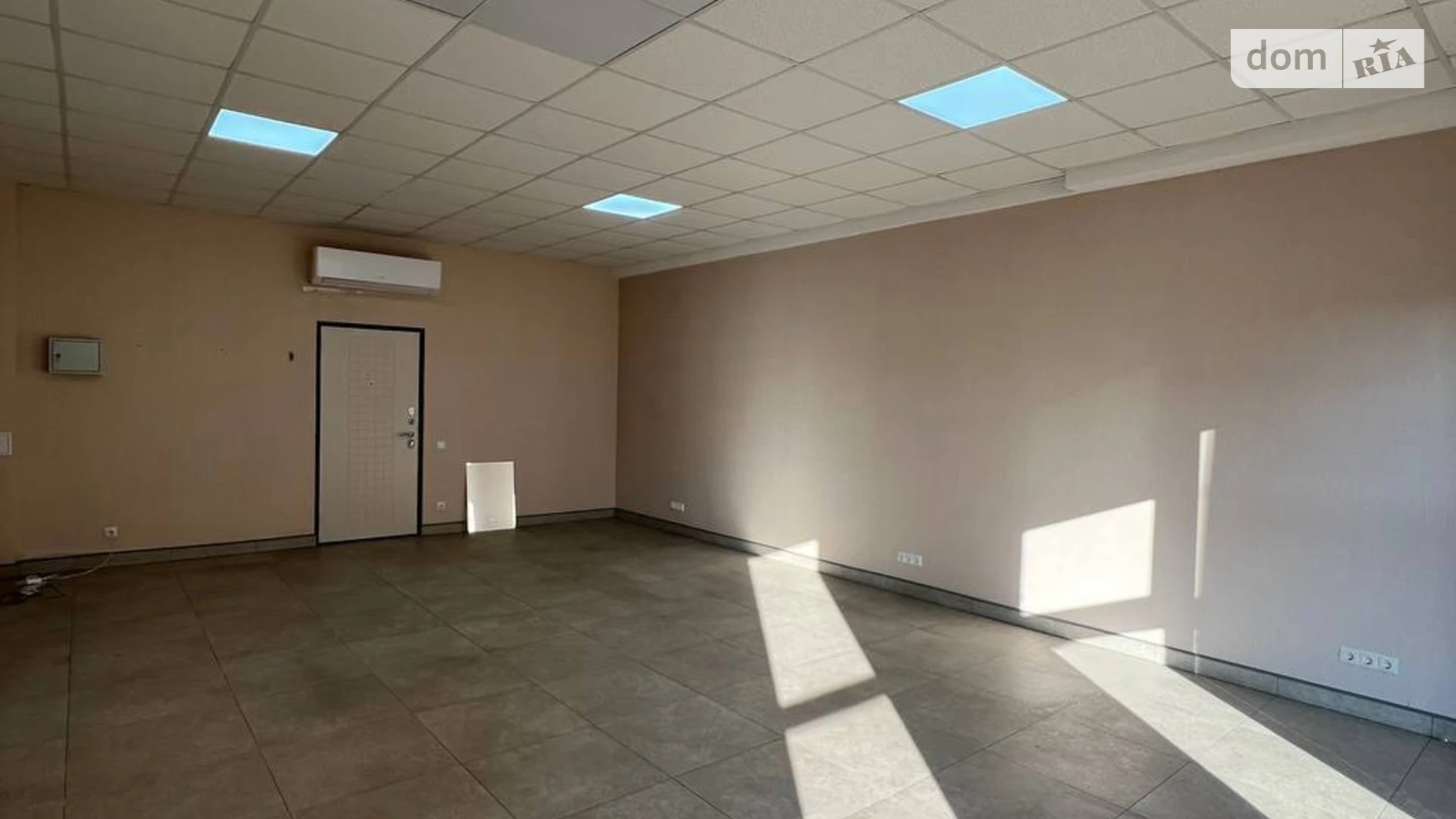 Сдается в аренду офис 44 кв. м в бизнес-центре, цена: 11000 грн - фото 2