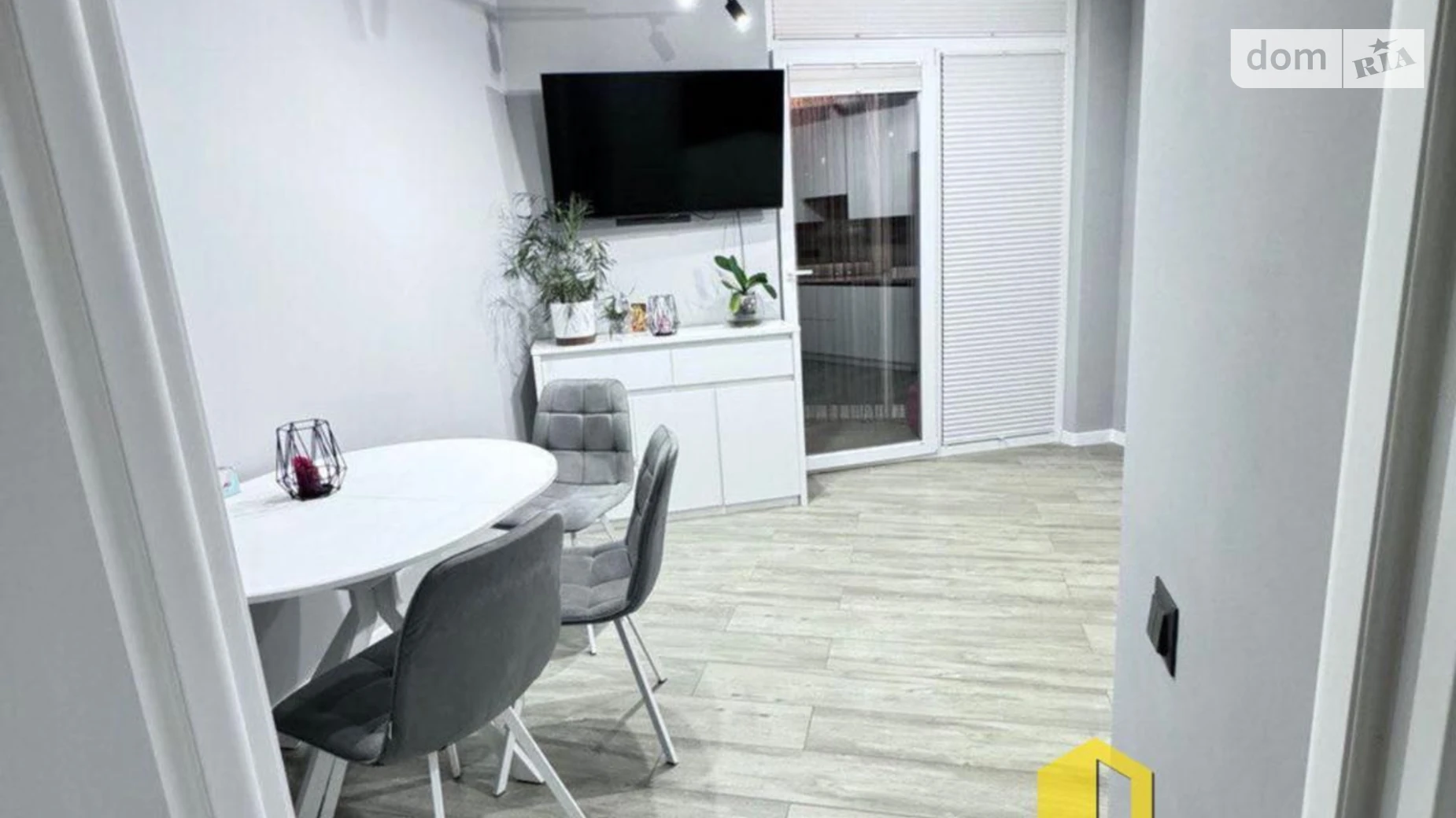 Продается 1-комнатная квартира 63.1 кв. м в Львове, ул. Антонича - фото 4