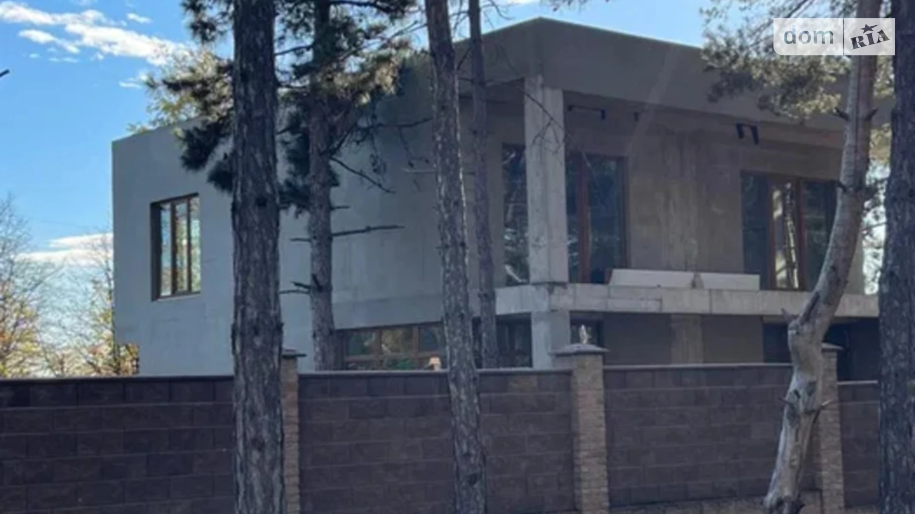 Продается дом на 2 этажа 250 кв. м с камином, цена: 130000 $ - фото 3
