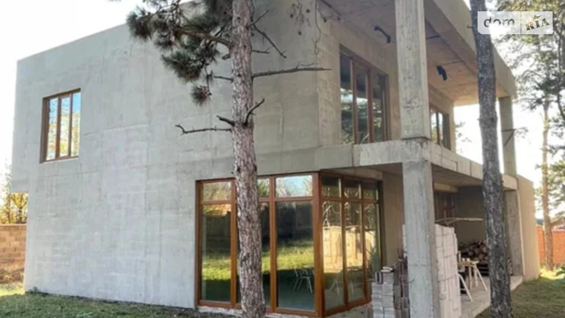 Продается дом на 2 этажа 250 кв. м с камином, цена: 130000 $ - фото 2