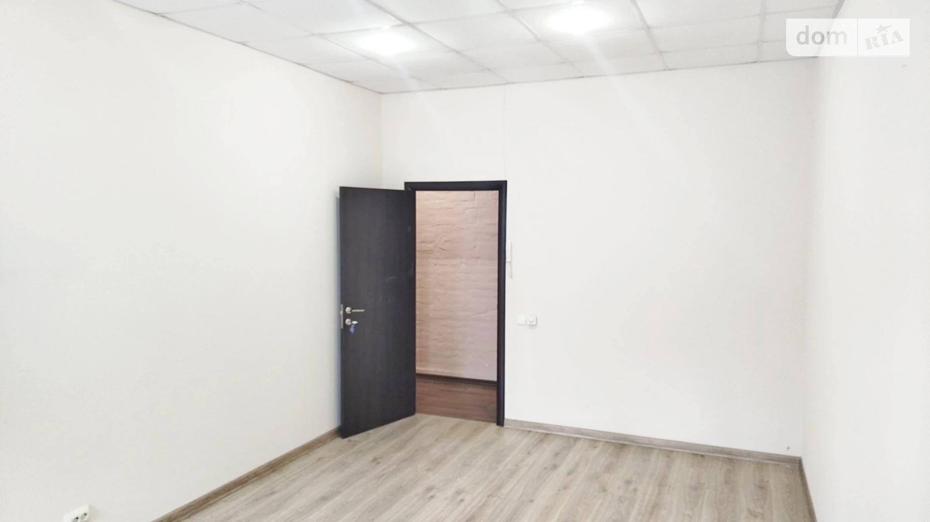 Сдается в аренду офис 23.2 кв. м в бизнес-центре, цена: 9340 грн - фото 3