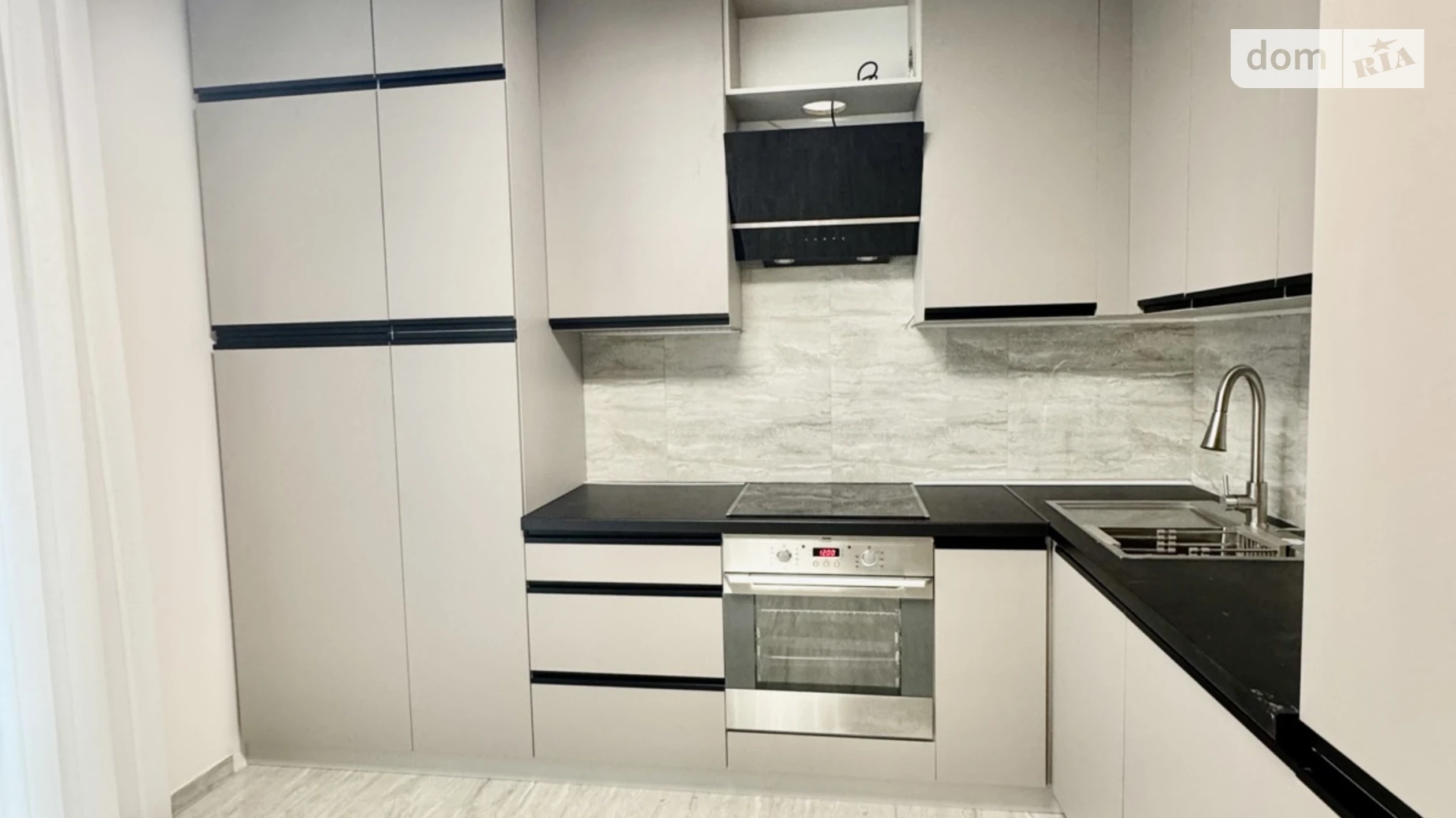 Сдается в аренду 1-комнатная квартира 42 кв. м в Ивано-Франковске, ул. Юліана Пелеша(Крайковского) - фото 2