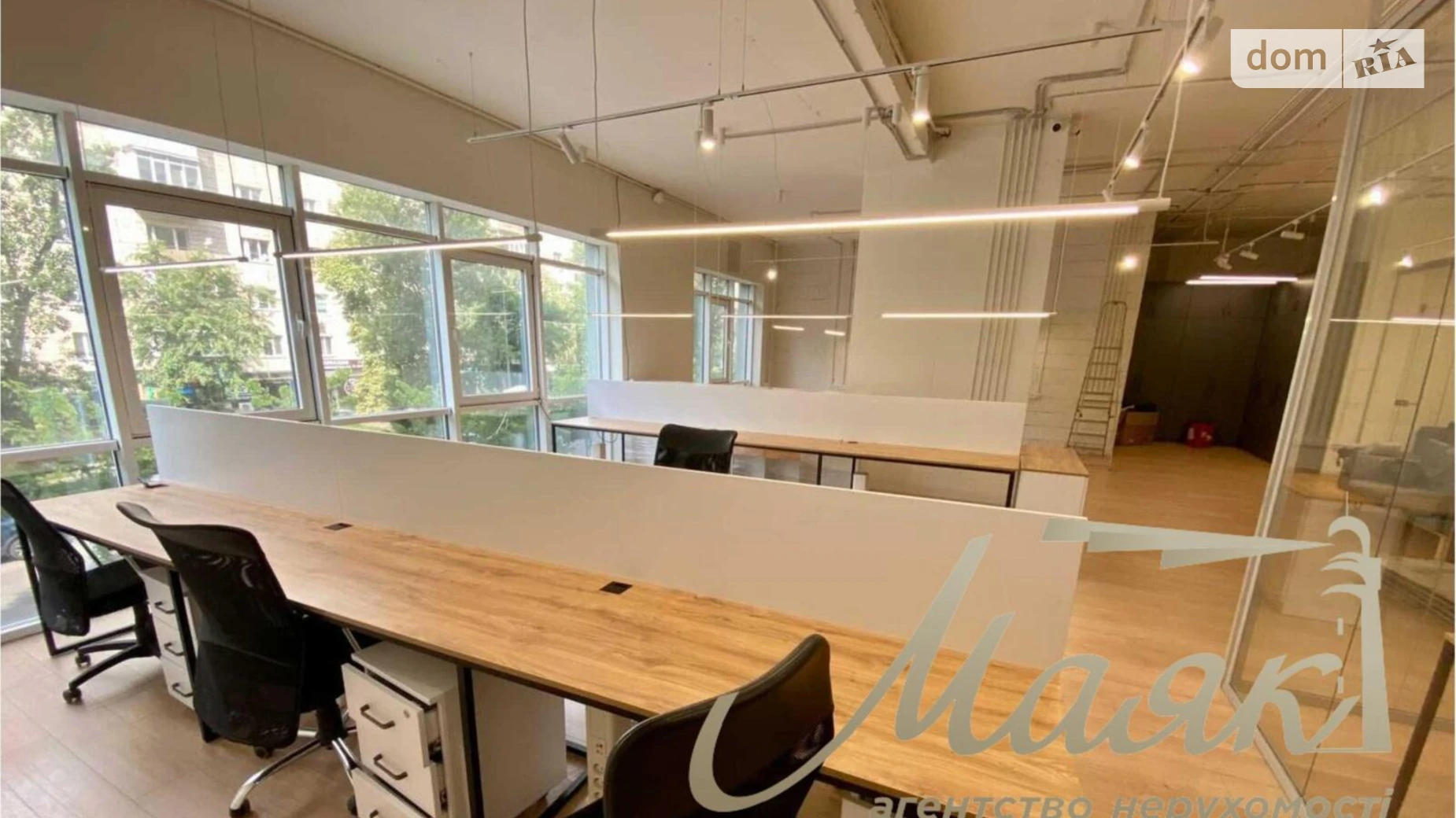 Сдается в аренду офис 182 кв. м в бизнес-центре, цена: 2500 $ - фото 2