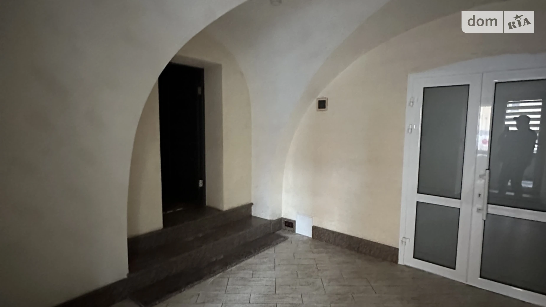 Сдается в аренду офис 78 кв. м в бизнес-центре, цена: 600 $ - фото 5