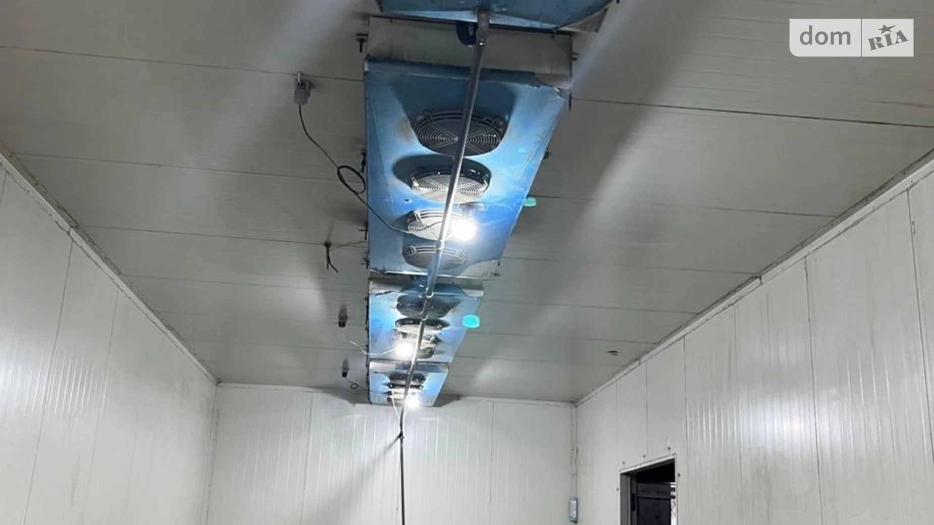 Здається в оренду приміщення вільного призначення 827.3 кв. м в 1-поверховій будівлі, цена: 155000 грн - фото 2