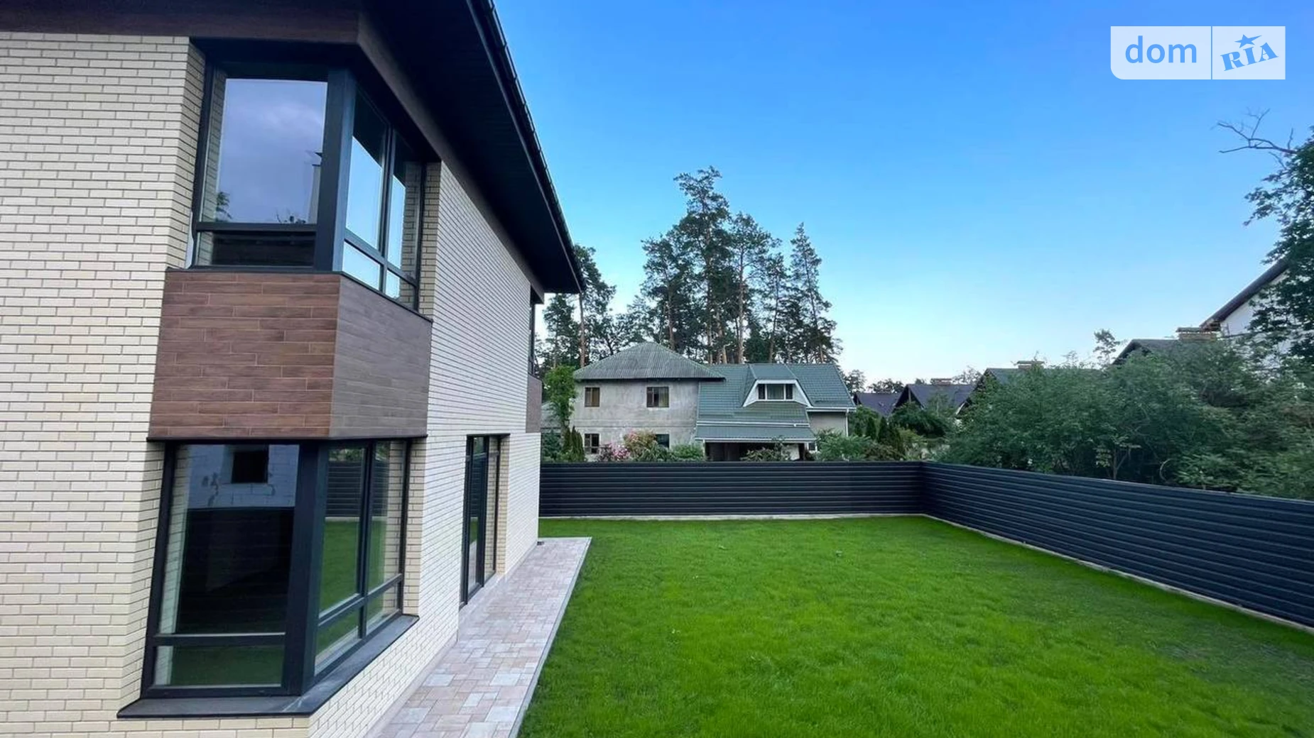 Продается дом на 2 этажа 160 кв. м с мансардой, цена: 198000 $ - фото 2