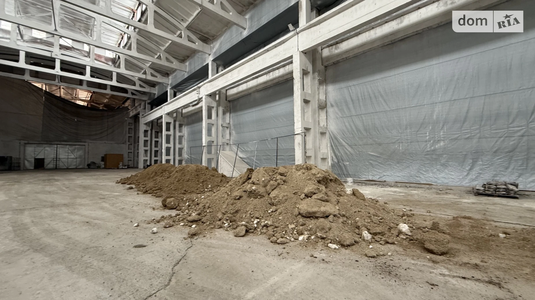 Сдается в аренду объект сферы услуг 2600 кв. м в 1-этажном здании, цена: 5200 € - фото 5