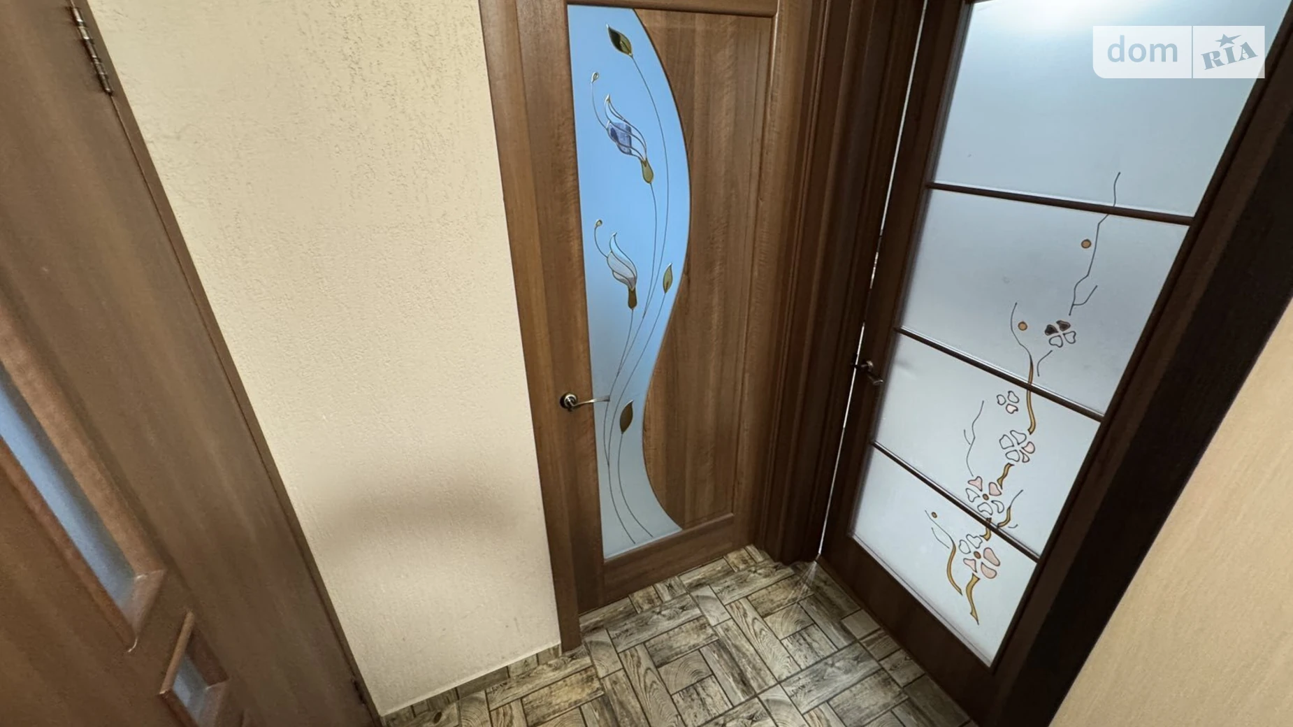 Продается 1-комнатная квартира 46.7 кв. м в Гостомеле, ул. Молодежная, 11В/1 - фото 2