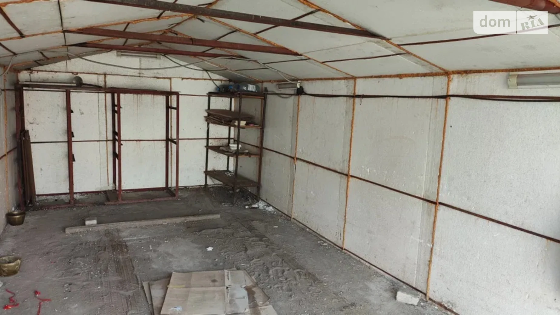 Продается отдельно стоящий гараж универсальный на 26 кв. м, цена: 2000 € - фото 3