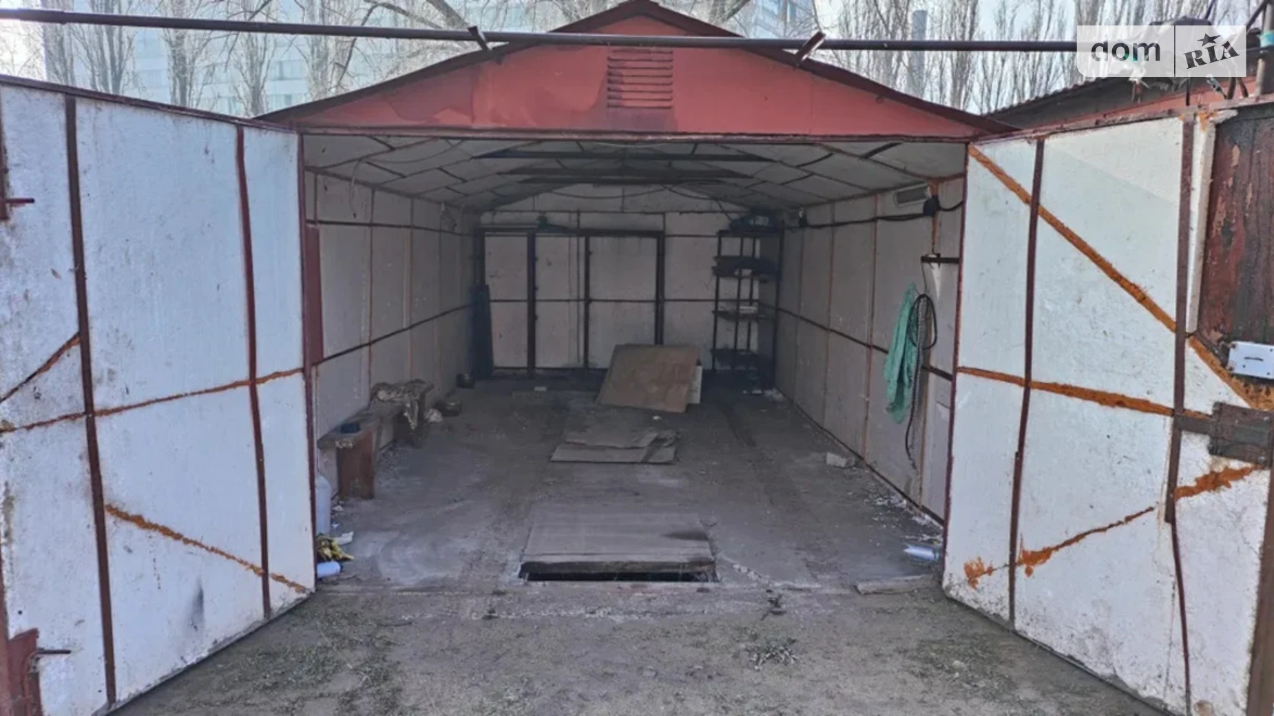 Продается отдельно стоящий гараж универсальный на 26 кв. м, цена: 2000 € - фото 2