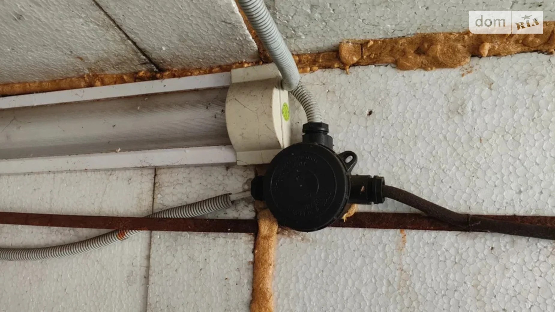 Продается отдельно стоящий гараж универсальный на 26 кв. м, цена: 2000 € - фото 5