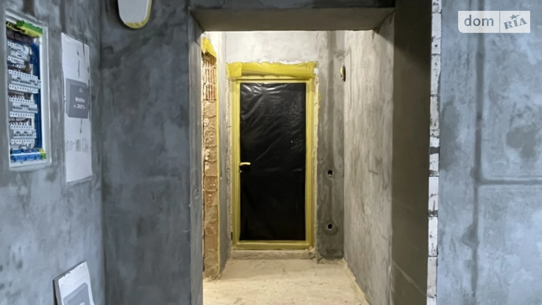Продается 3-комнатная квартира 96 кв. м в Ивано-Франковске, ул. Приозерная, 40 - фото 2