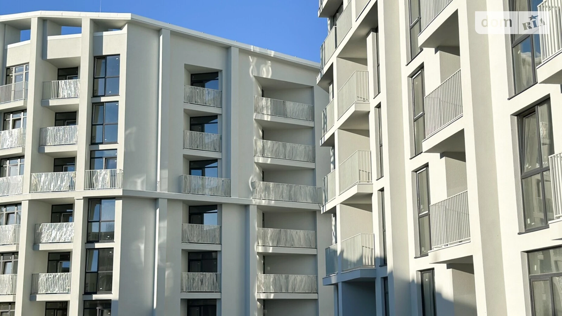 ул. Вышиванки(Орлова), 2 Центр Ровно Апарт-комплекс Pokrovsky Apart Complex, цена: 234700 $ - фото 2