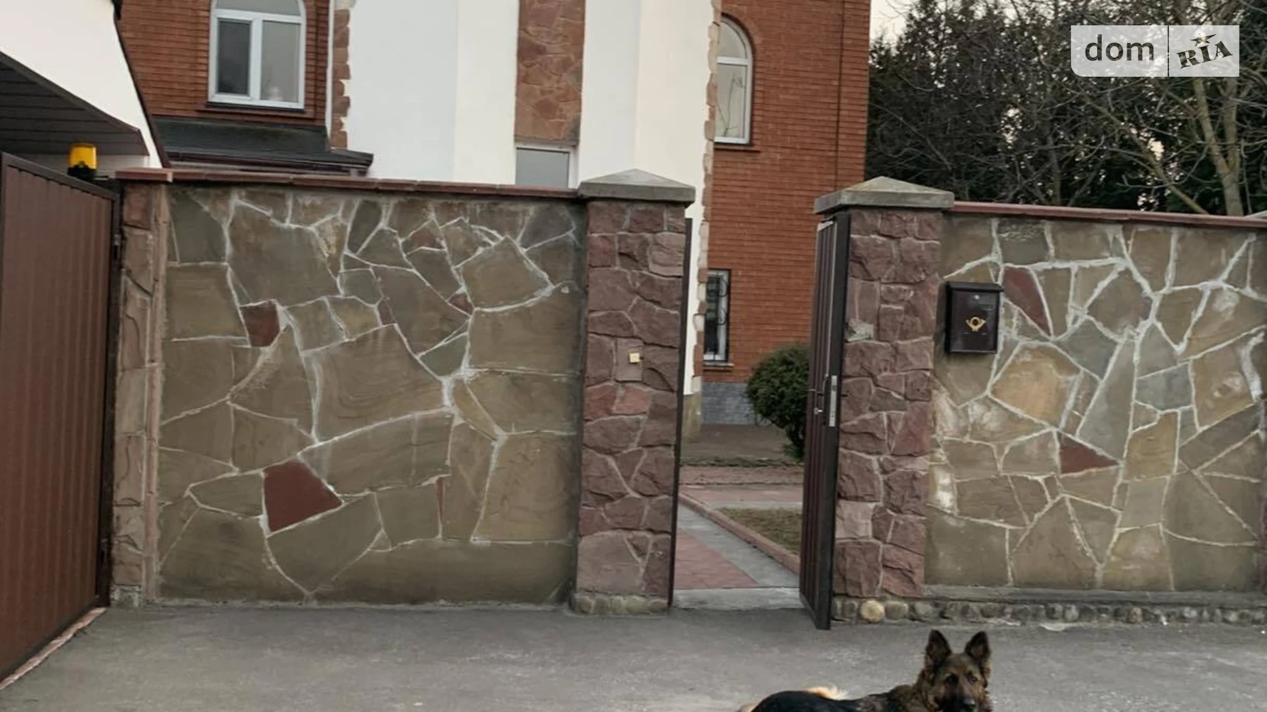 Продается дом на 3 этажа 234.8 кв. м с участком, цена: 260000 $ - фото 3