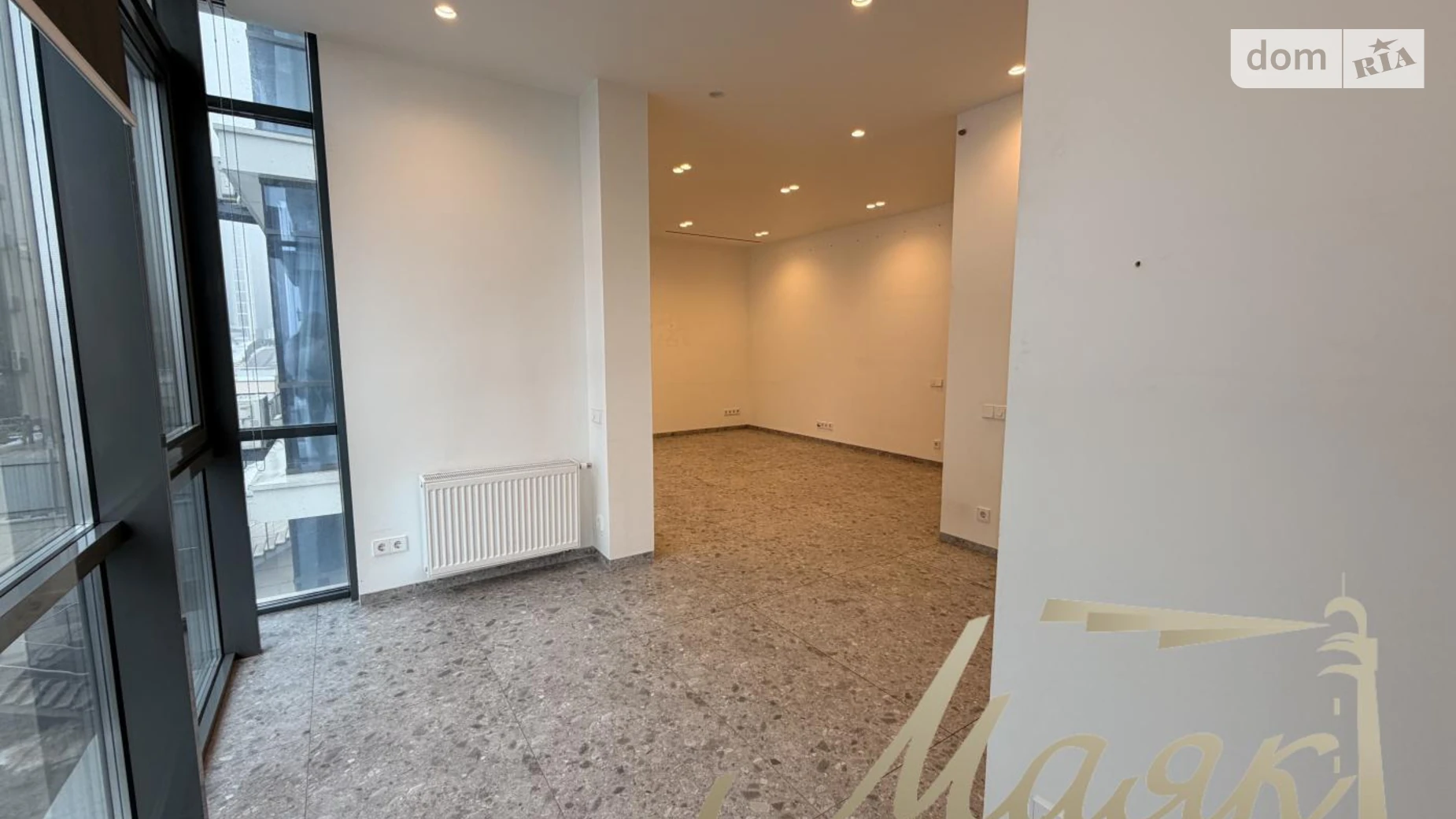 Сдается в аренду офис 55 кв. м в бизнес-центре, цена: 1500 $ - фото 3