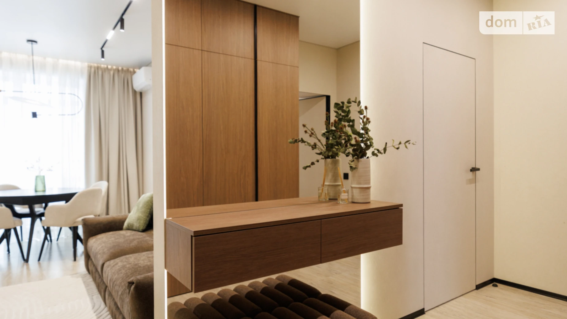 Продается 2-комнатная квартира 70.3 кв. м в Ивано-Франковске, ул. Гетьмана Ивана Мазепы - фото 2